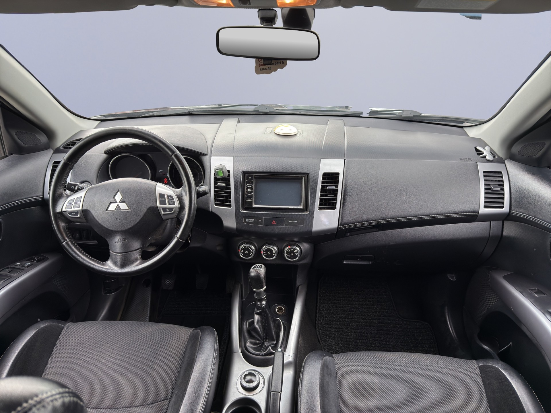 MITSUBISHI Outlander 2.2 DID Inform 4WD-image-7