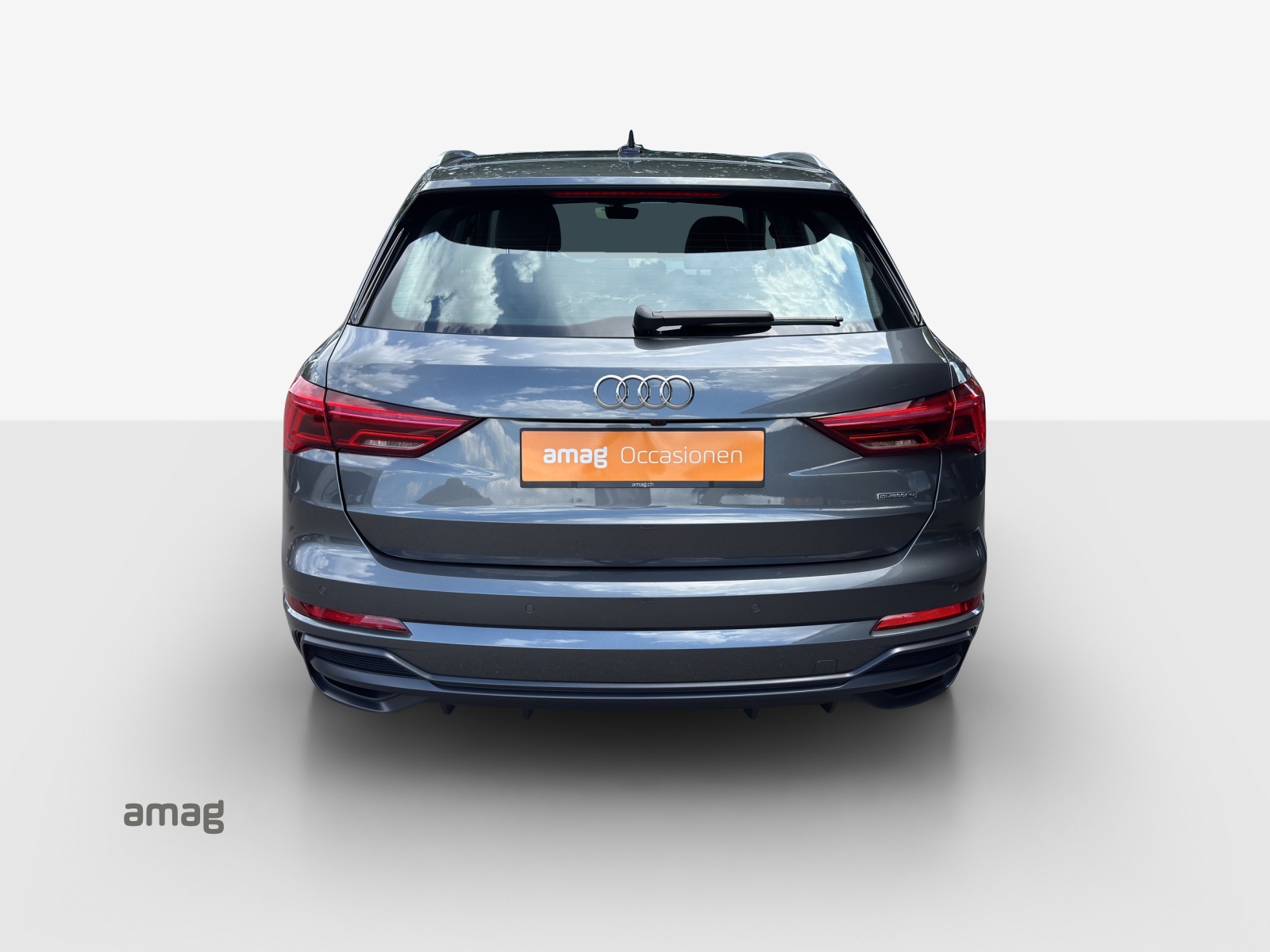 AUDI Q3 45 TFSI S line quattro S-tronic-image-3