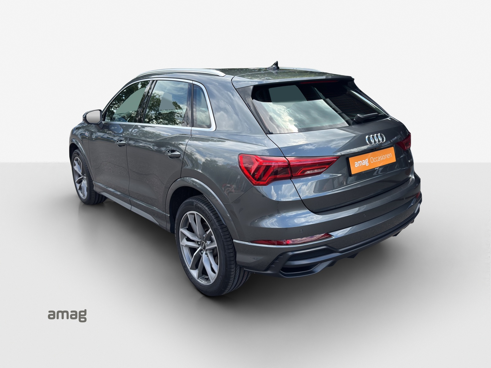 AUDI Q3 45 TFSI S line quattro S-tronic-image-2