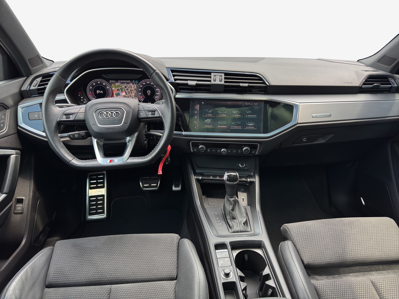AUDI Q3 45 TFSI S line quattro S-tronic-image-8