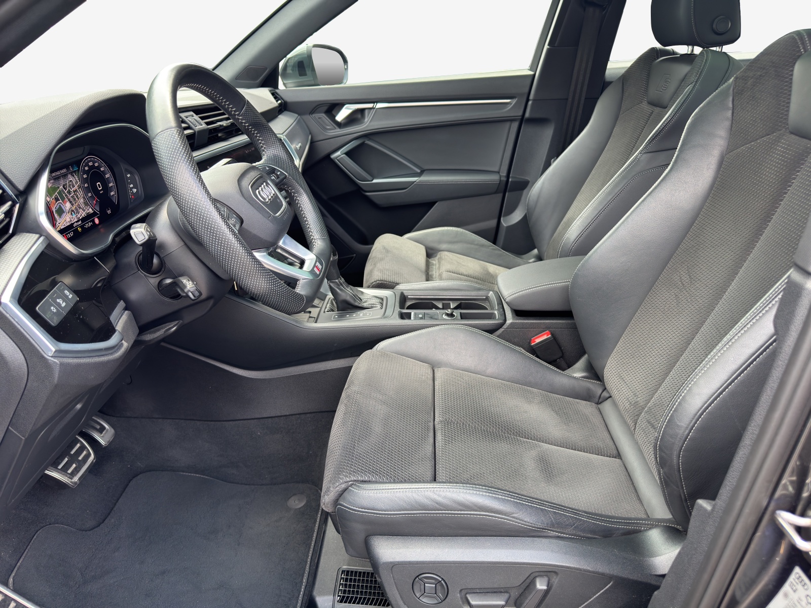 AUDI Q3 45 TFSI S line quattro S-tronic-image-7