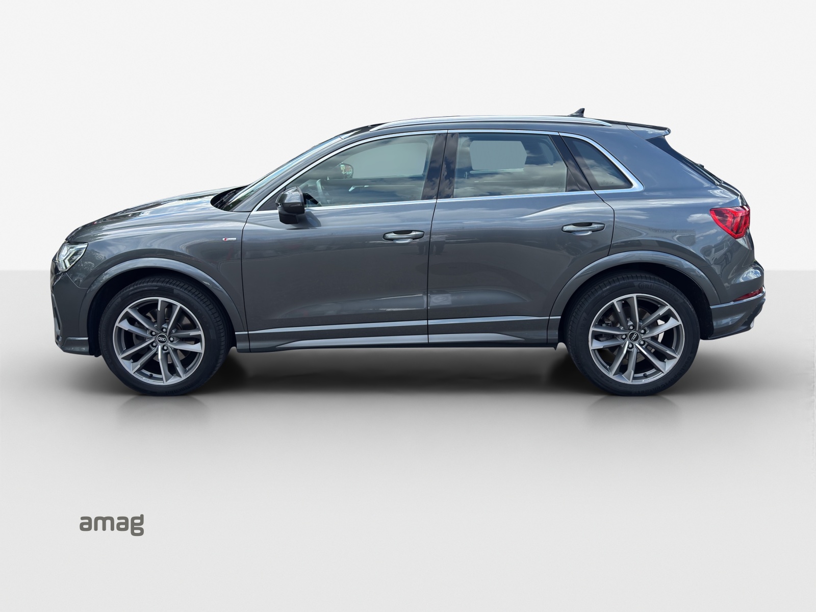 AUDI Q3 45 TFSI S line quattro S-tronic-image-1