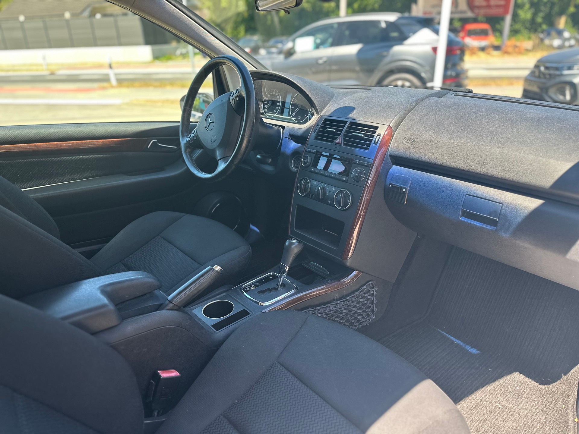 MERCEDES-BENZ A 200 T Elégance-image-10