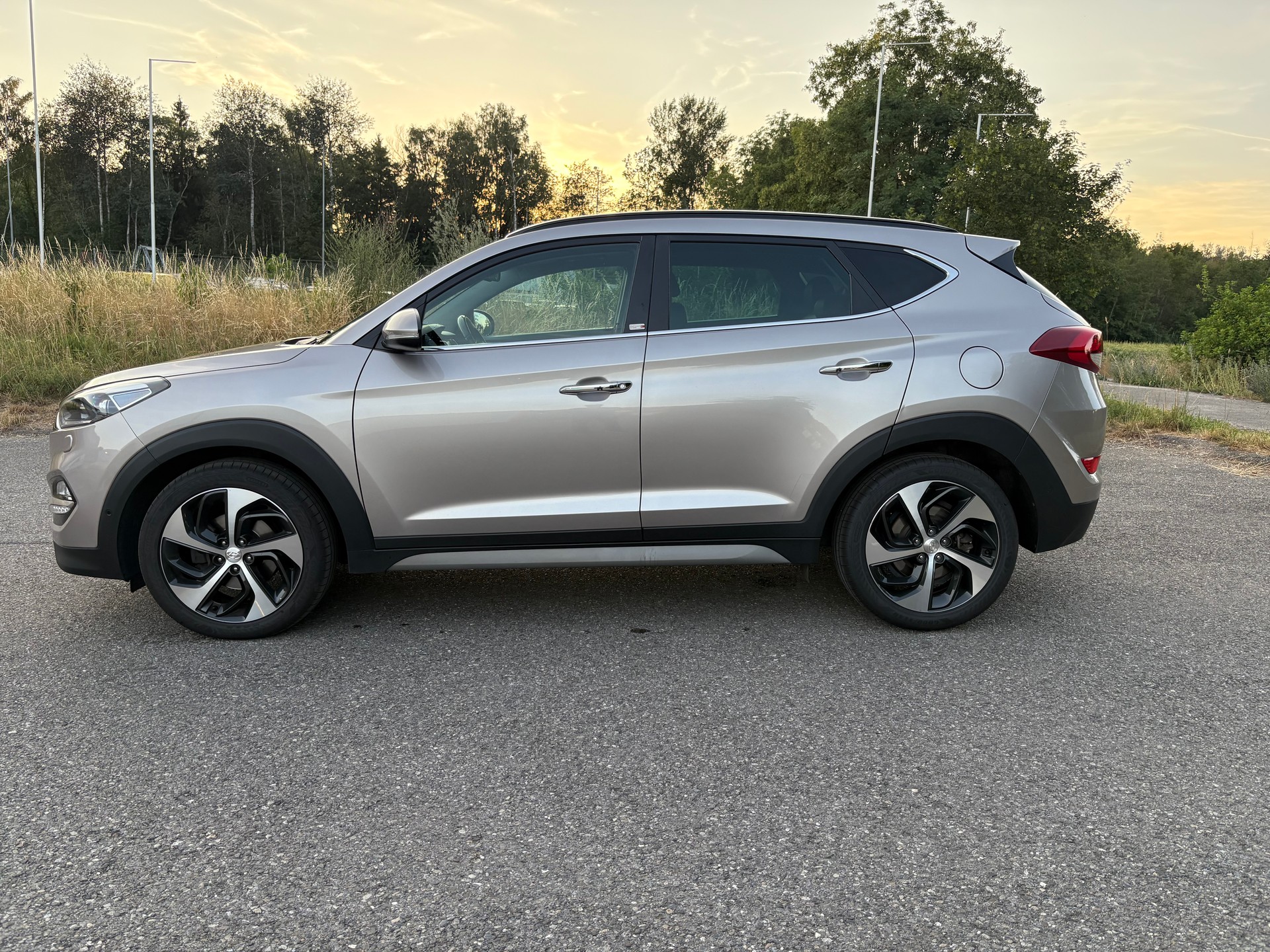 HYUNDAI Tucson 1.6 TGDI Plena 4WD Automatic-image-1