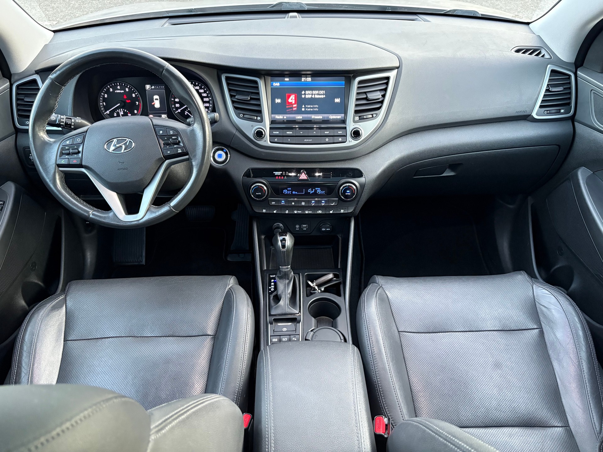 HYUNDAI Tucson 1.6 TGDI Plena 4WD Automatic-image-13