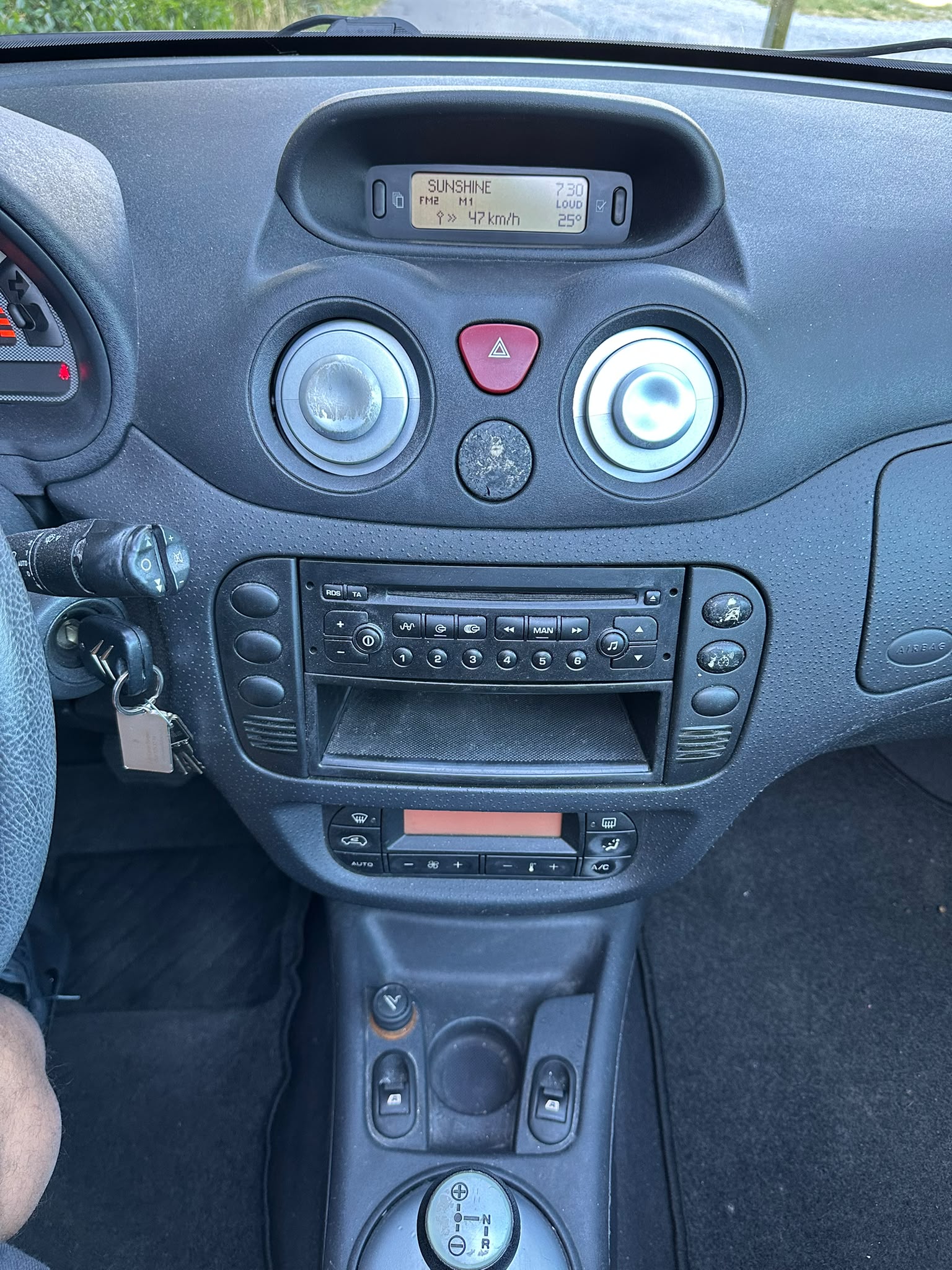 CITROEN C3 Pluriel 1.6i 16V-image-14