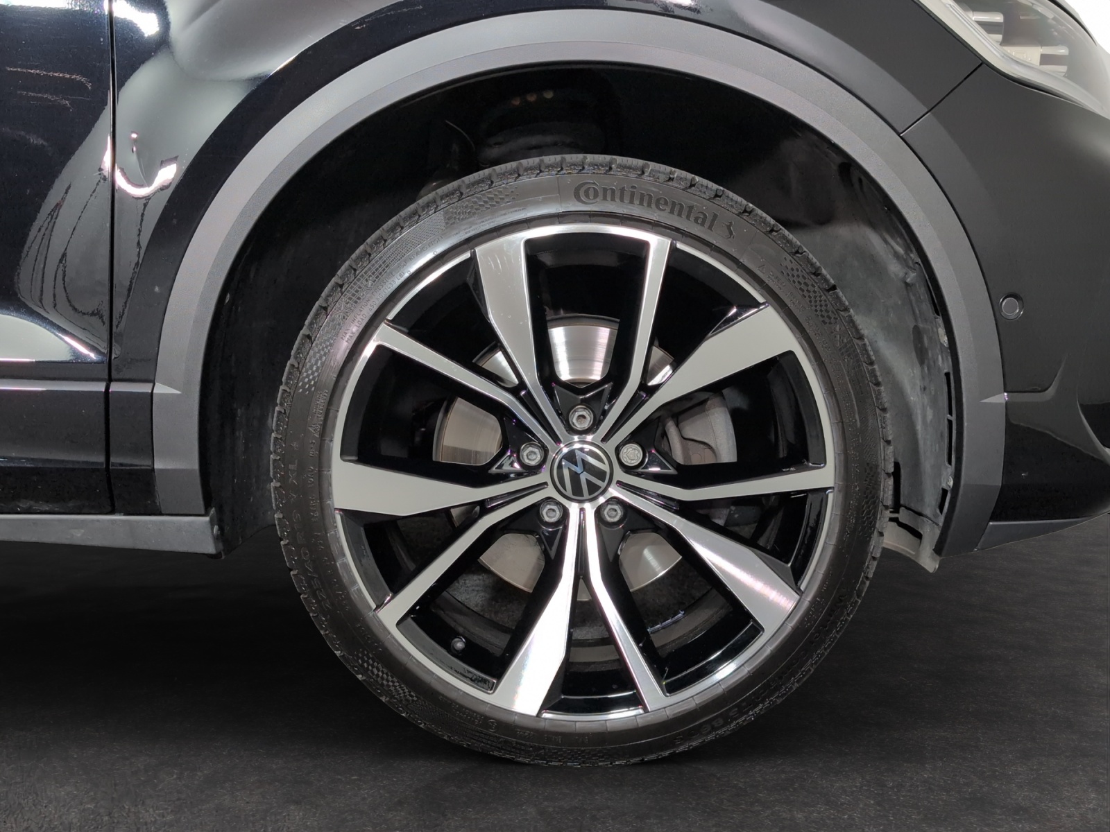VW T-Roc 2.0 TSI R-Line DSG 4Motion-image-4