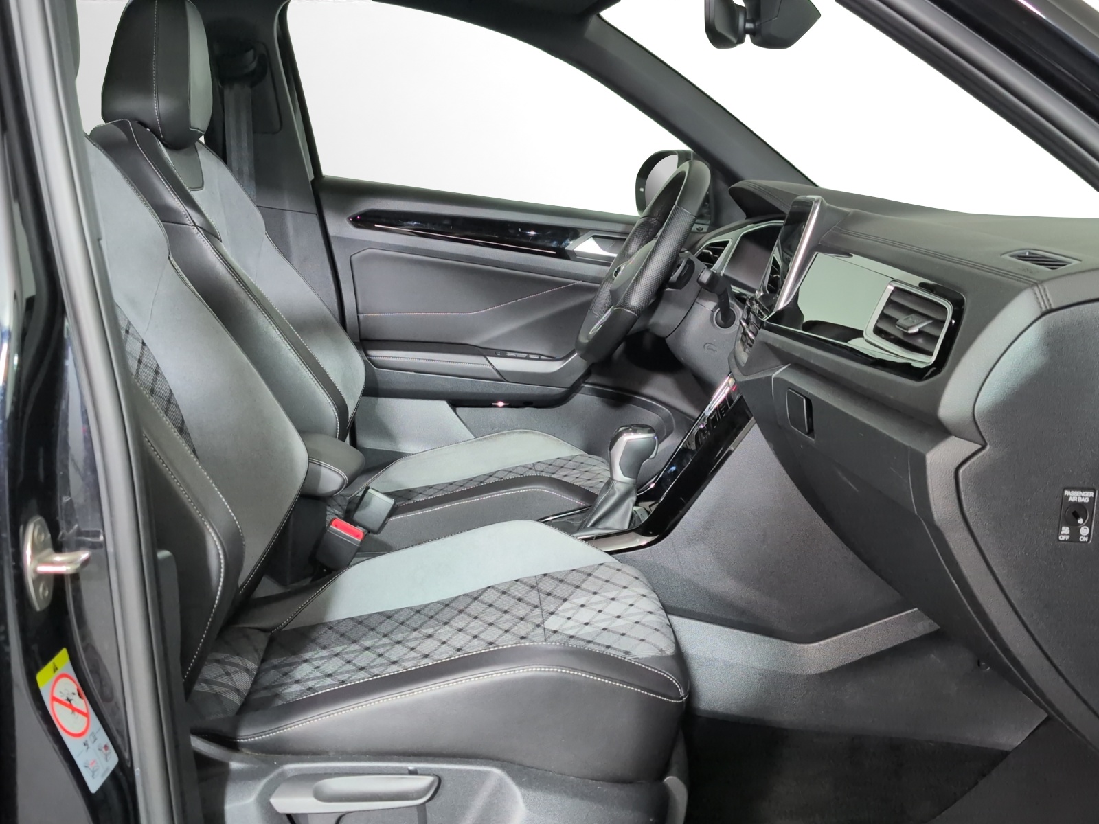 VW T-Roc 2.0 TSI R-Line DSG 4Motion-image-6