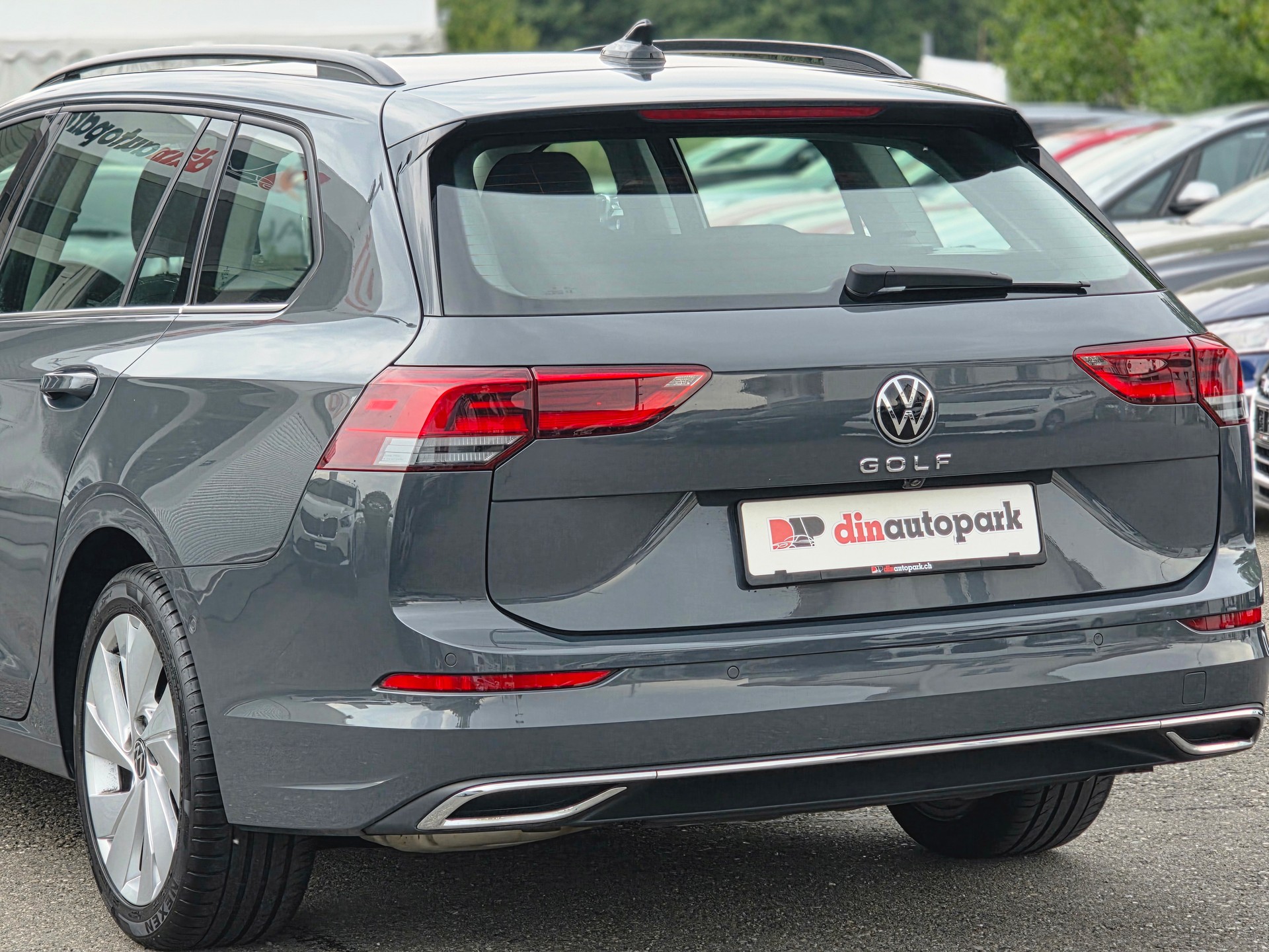 VW Golf Variant 2.0 TDI Style DSG * CH-Fahrzeug * TOP Ausstattung *-image-8