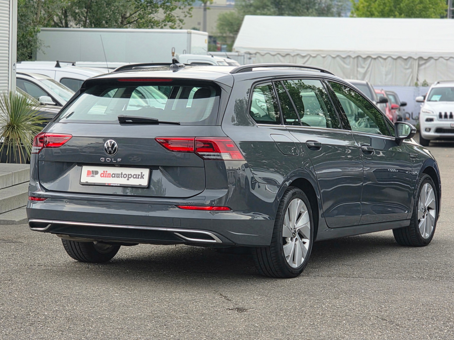 VW Golf Variant 2.0 TDI Style DSG * CH-Fahrzeug * TOP Ausstattung *-image-5