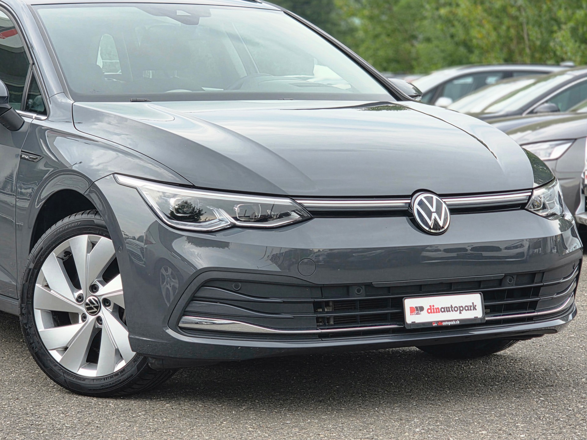 VW Golf Variant 2.0 TDI Style DSG * CH-Fahrzeug * TOP Ausstattung *-image-4