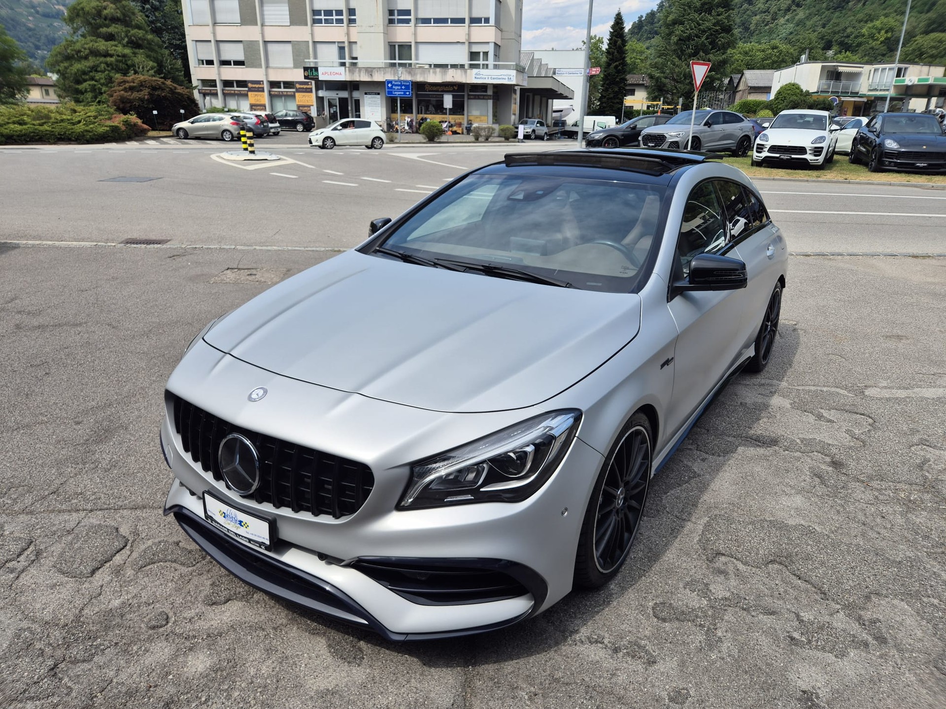 MERCEDES-BENZ CLA Shooting Brake 45 AMG 4Matic Speedshift-image-4