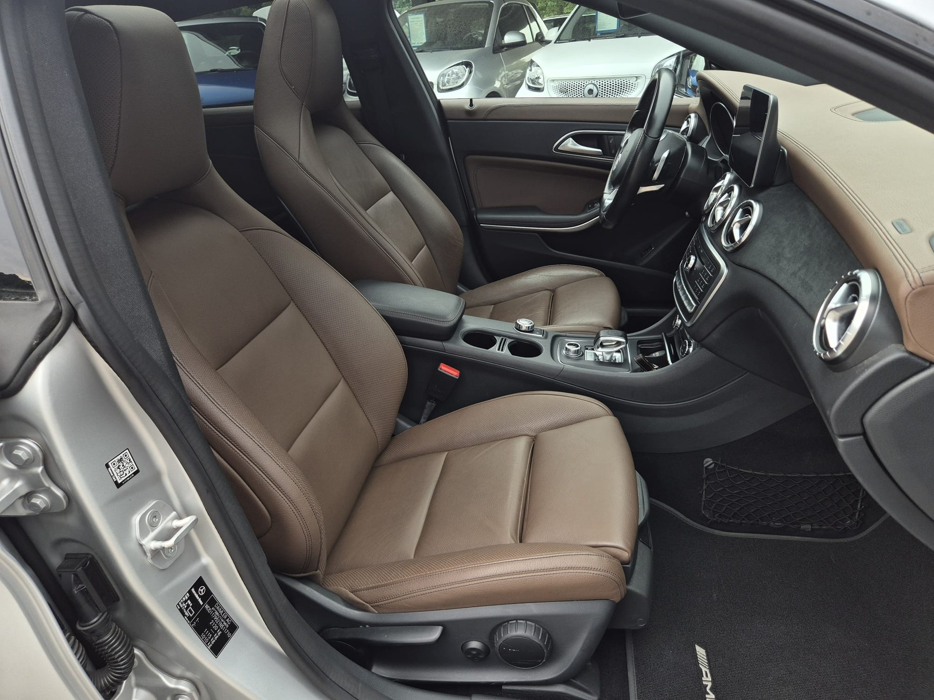 MERCEDES-BENZ CLA Shooting Brake 45 AMG 4Matic Speedshift-image-12