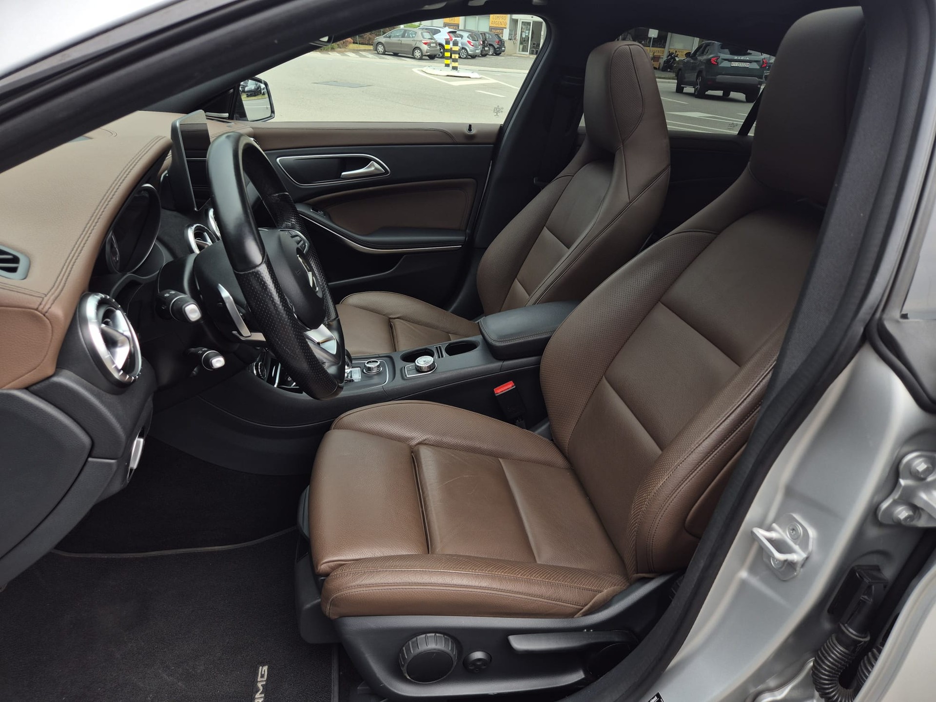 MERCEDES-BENZ CLA Shooting Brake 45 AMG 4Matic Speedshift-image-9