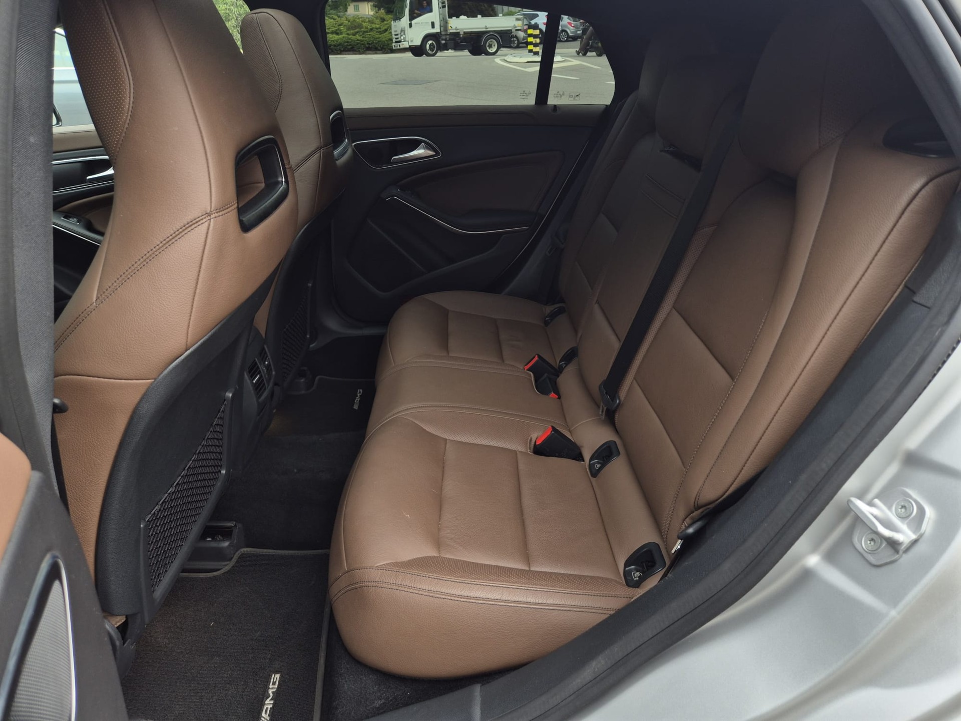 MERCEDES-BENZ CLA Shooting Brake 45 AMG 4Matic Speedshift-image-10