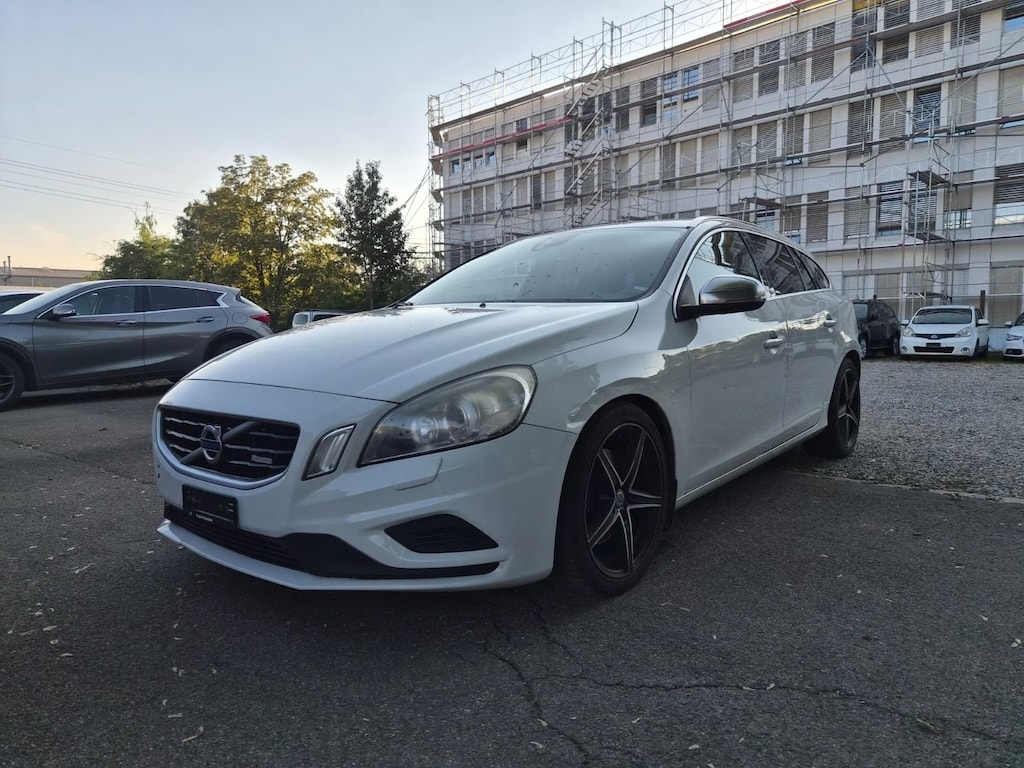 VOLVO V60 D5 R-Design-image-1