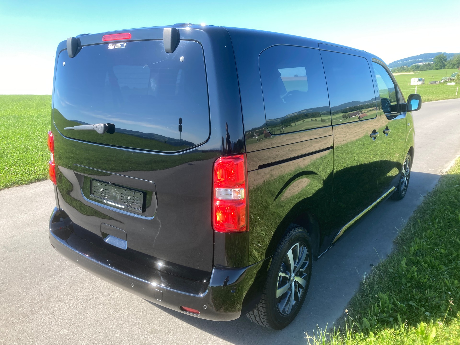 TOYOTA Proace Verso 2.0 D-4D Trend Medium 4x4 8 Sitzer-image-2