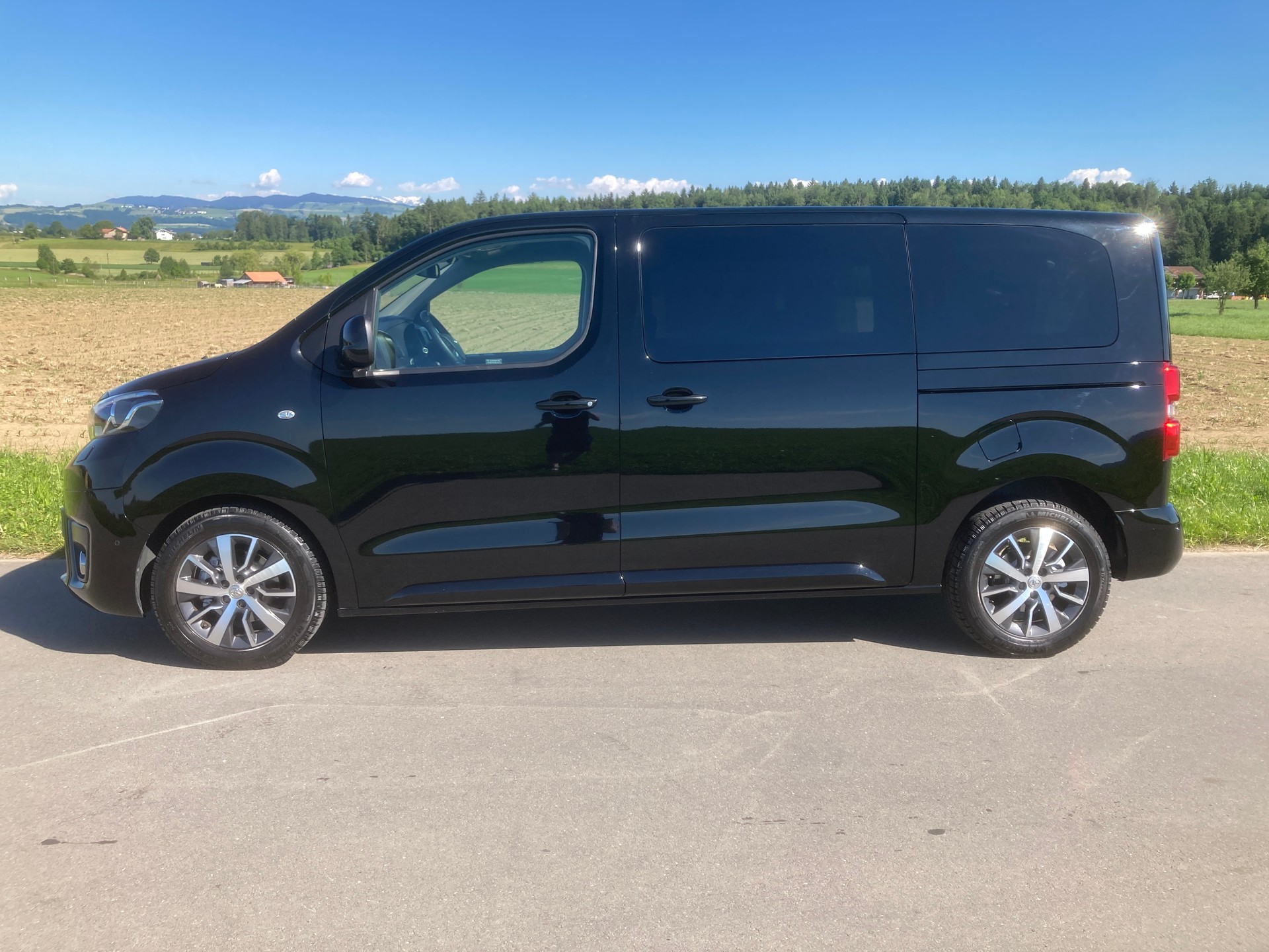TOYOTA Proace Verso 2.0 D-4D Trend Medium 4x4 8 Sitzer-image-4