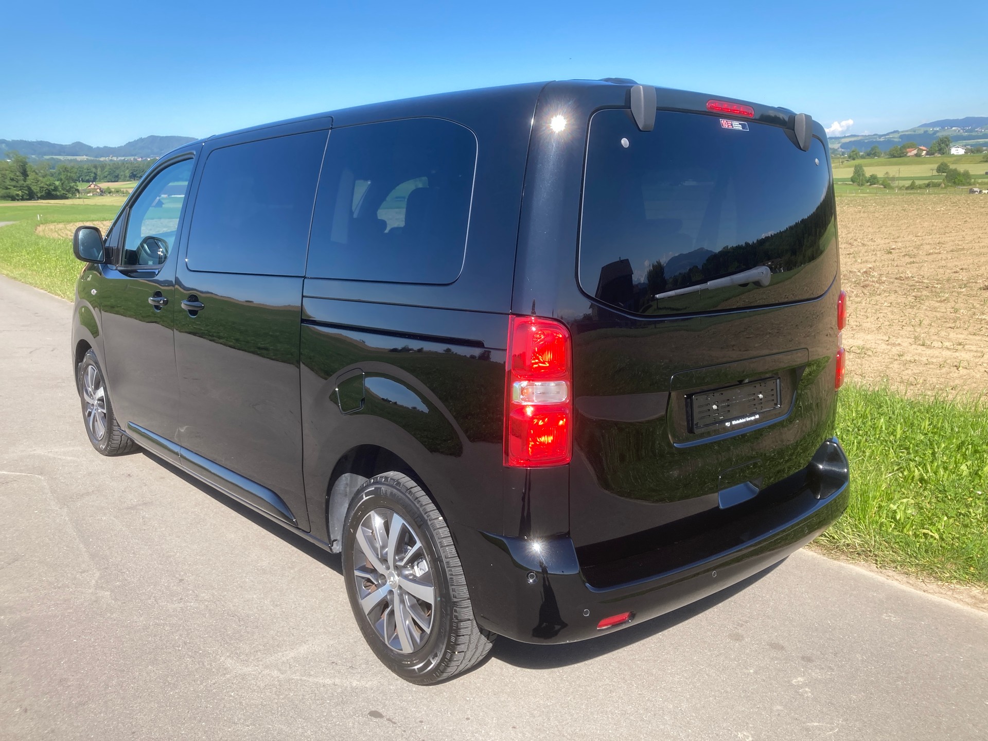 TOYOTA Proace Verso 2.0 D-4D Trend Medium 4x4 8 Sitzer-image-3