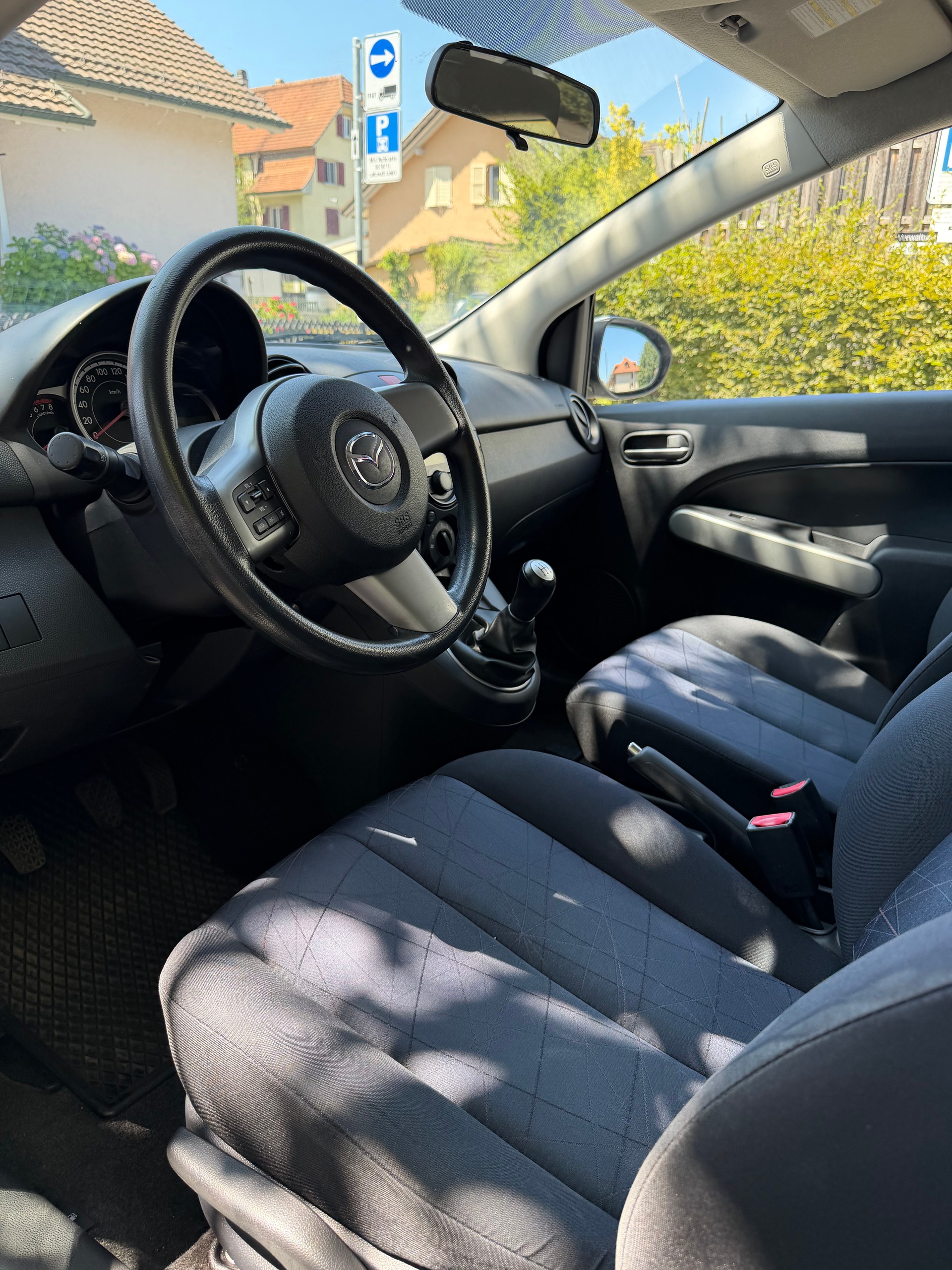 MAZDA 2 1.3i 16V Exclusive-image-7