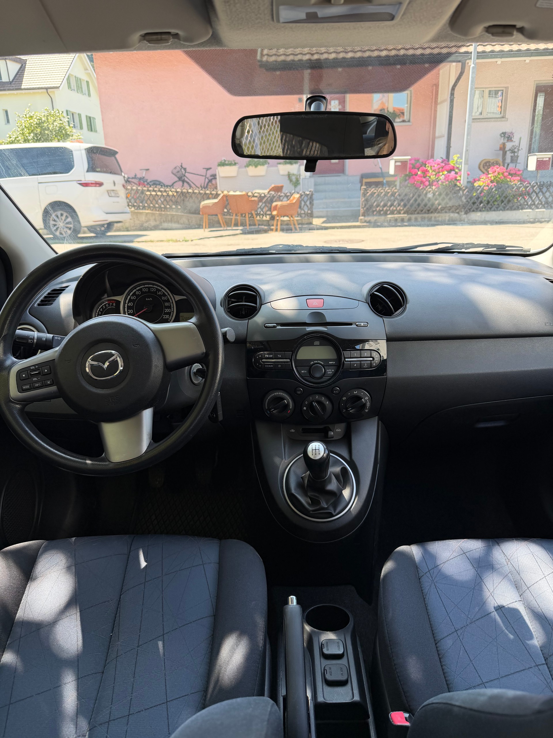 MAZDA 2 1.3i 16V Exclusive-image-8