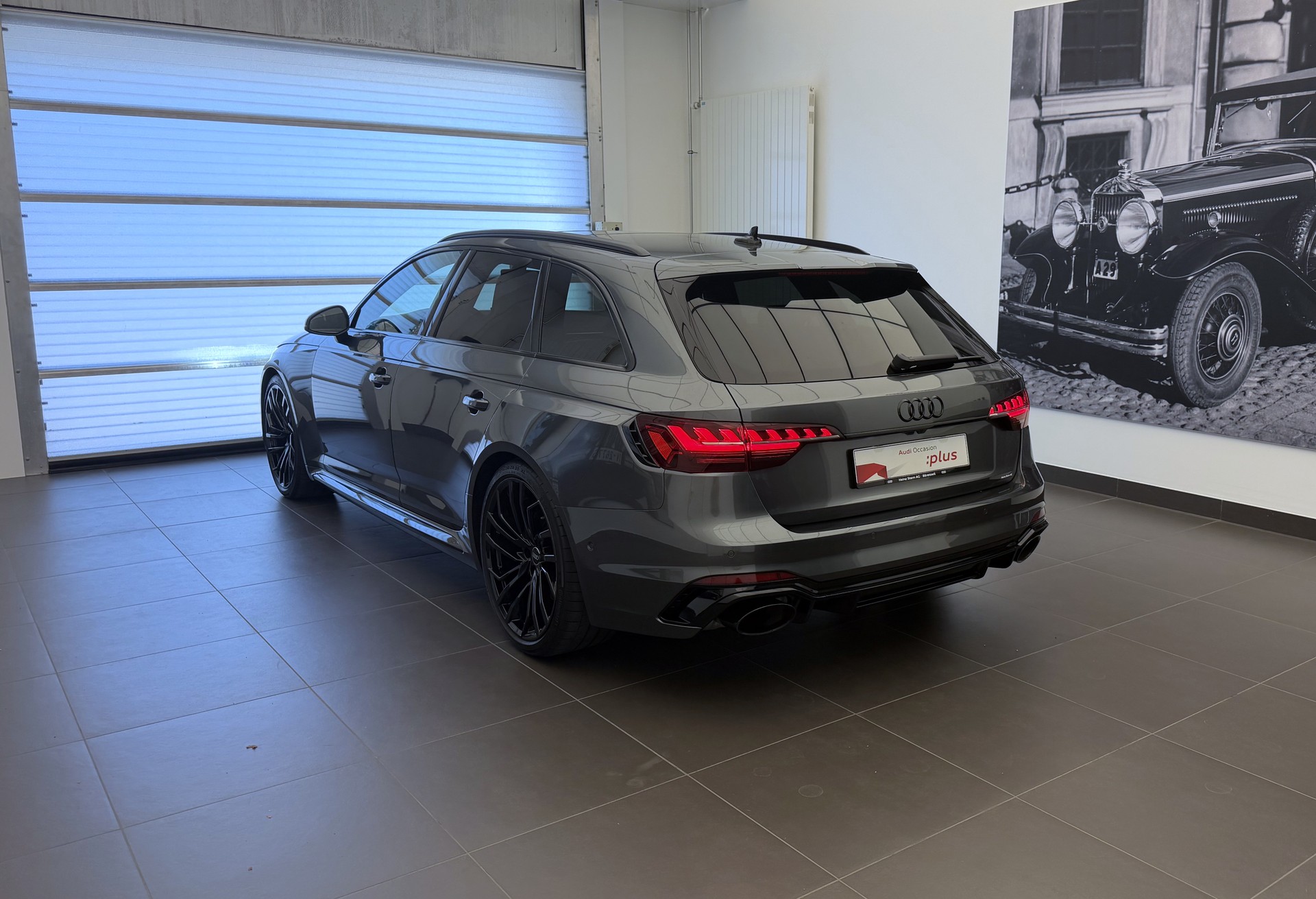 AUDI RS4 Avant quattro tiptronic-image-24