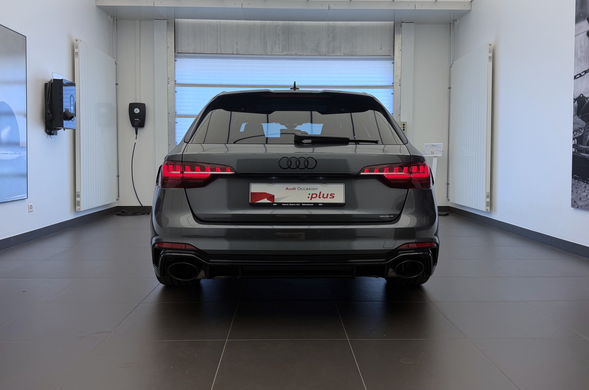 AUDI RS4 Avant quattro tiptronic-image-25