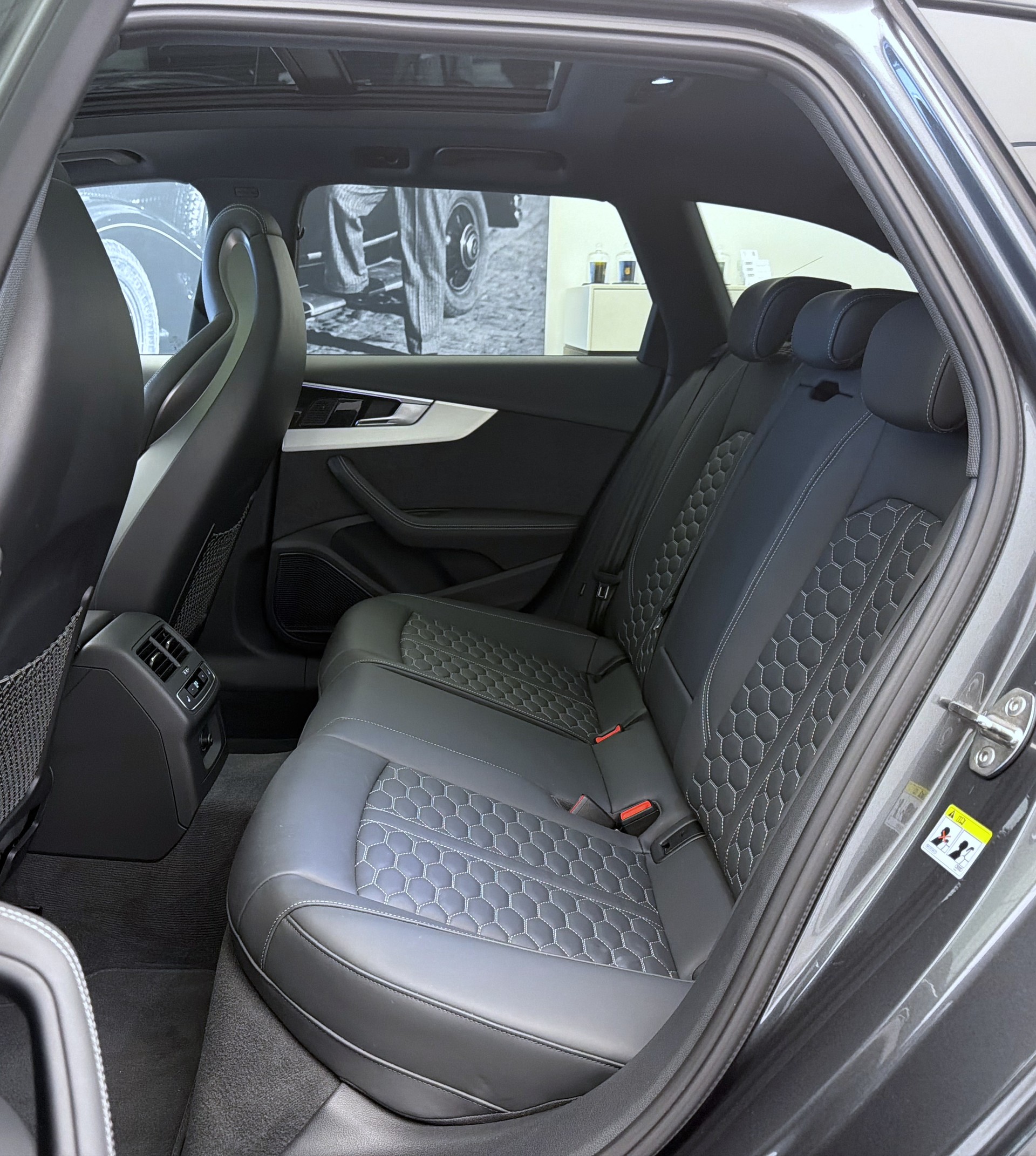 AUDI RS4 Avant quattro tiptronic-image-20