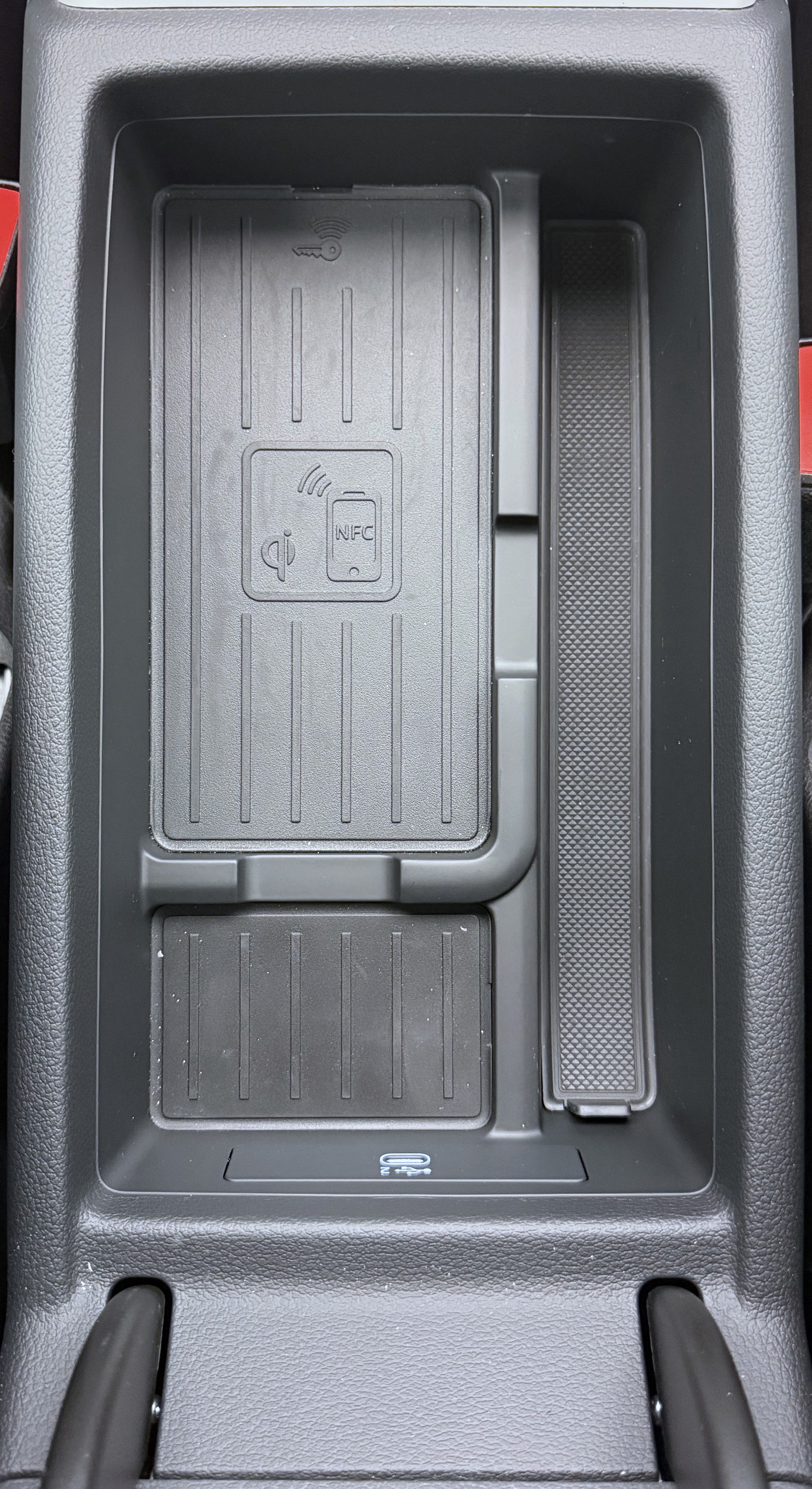 AUDI RS4 Avant quattro tiptronic-image-12