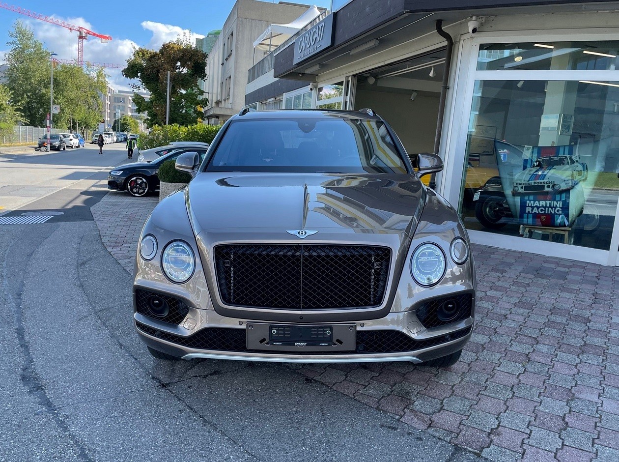 BENTLEY Bentayga V8-image-2