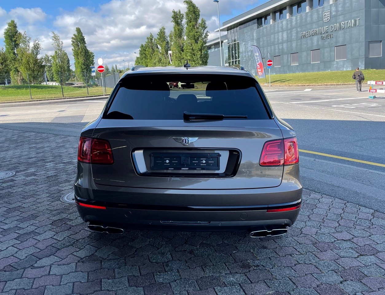 BENTLEY Bentayga V8-image-6