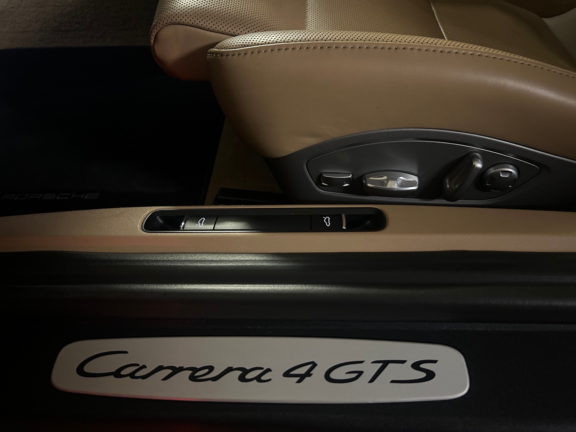 PORSCHE 911 Carrera 4 GTS PDK -fortlaufende Approved Garantie-komplette und einwandfreie Servicehystorie--image-22