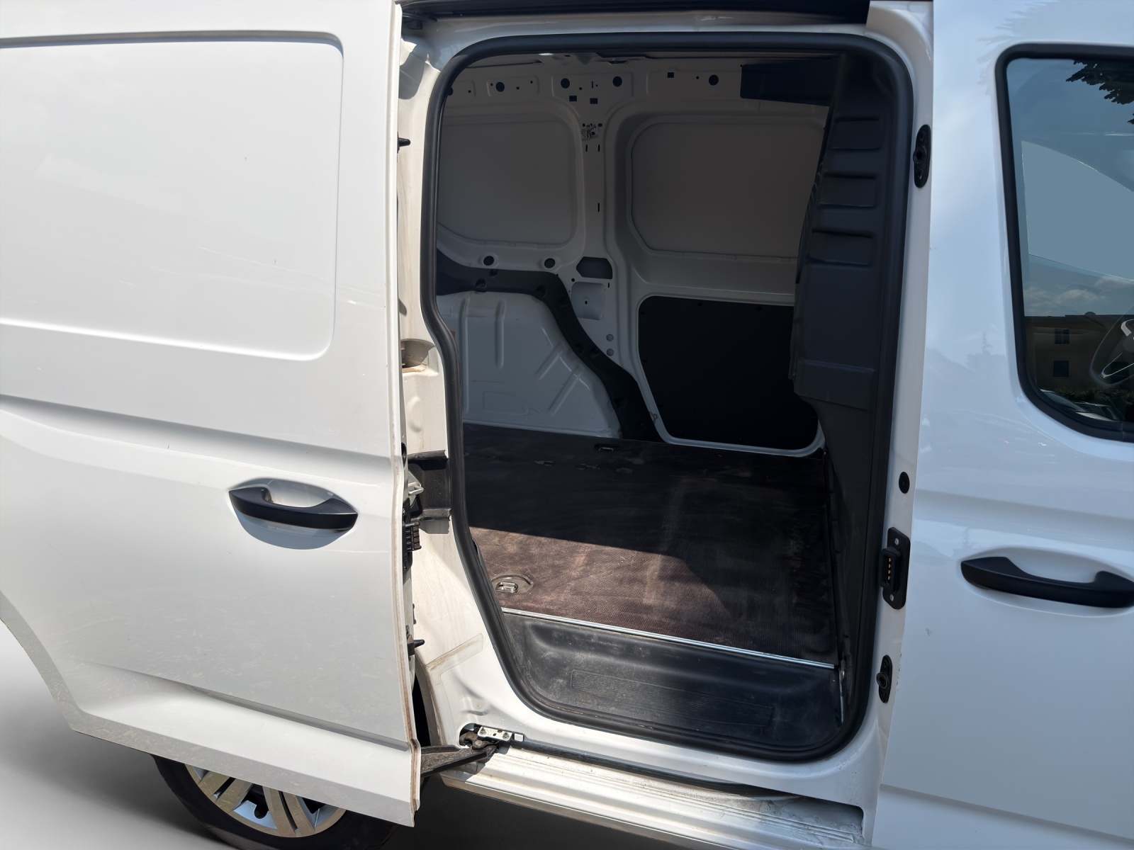 VW Caddy Cargo 1.5 TSI-image-11