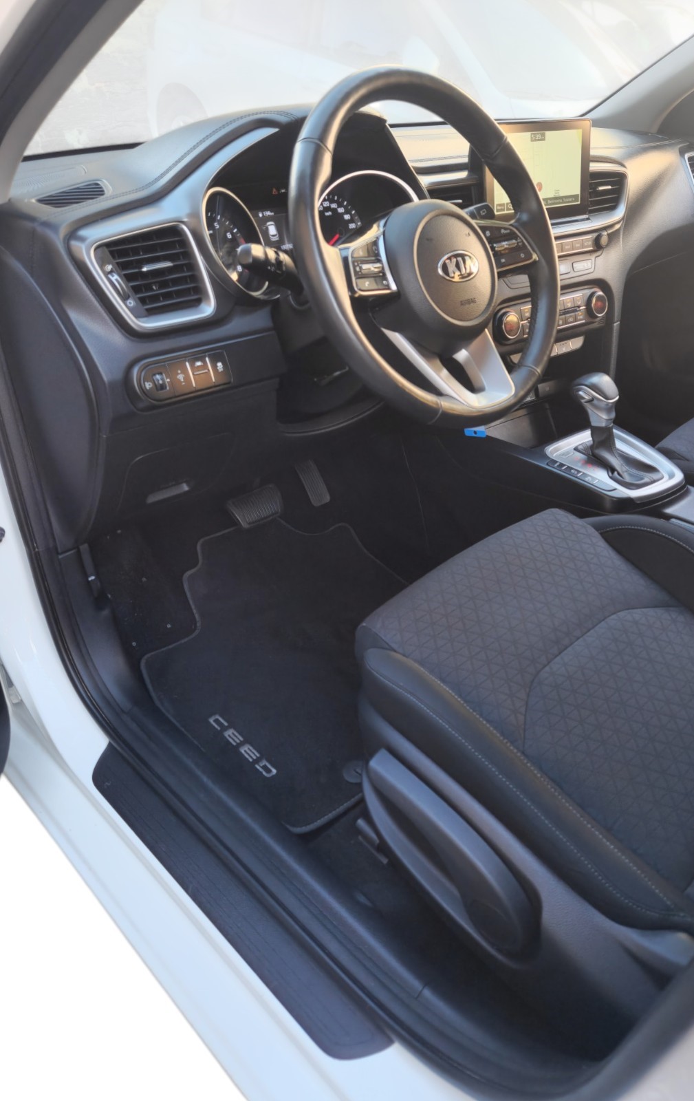 KIA Ceed 1.4 T-GDi Power 25+ DCT-image-12