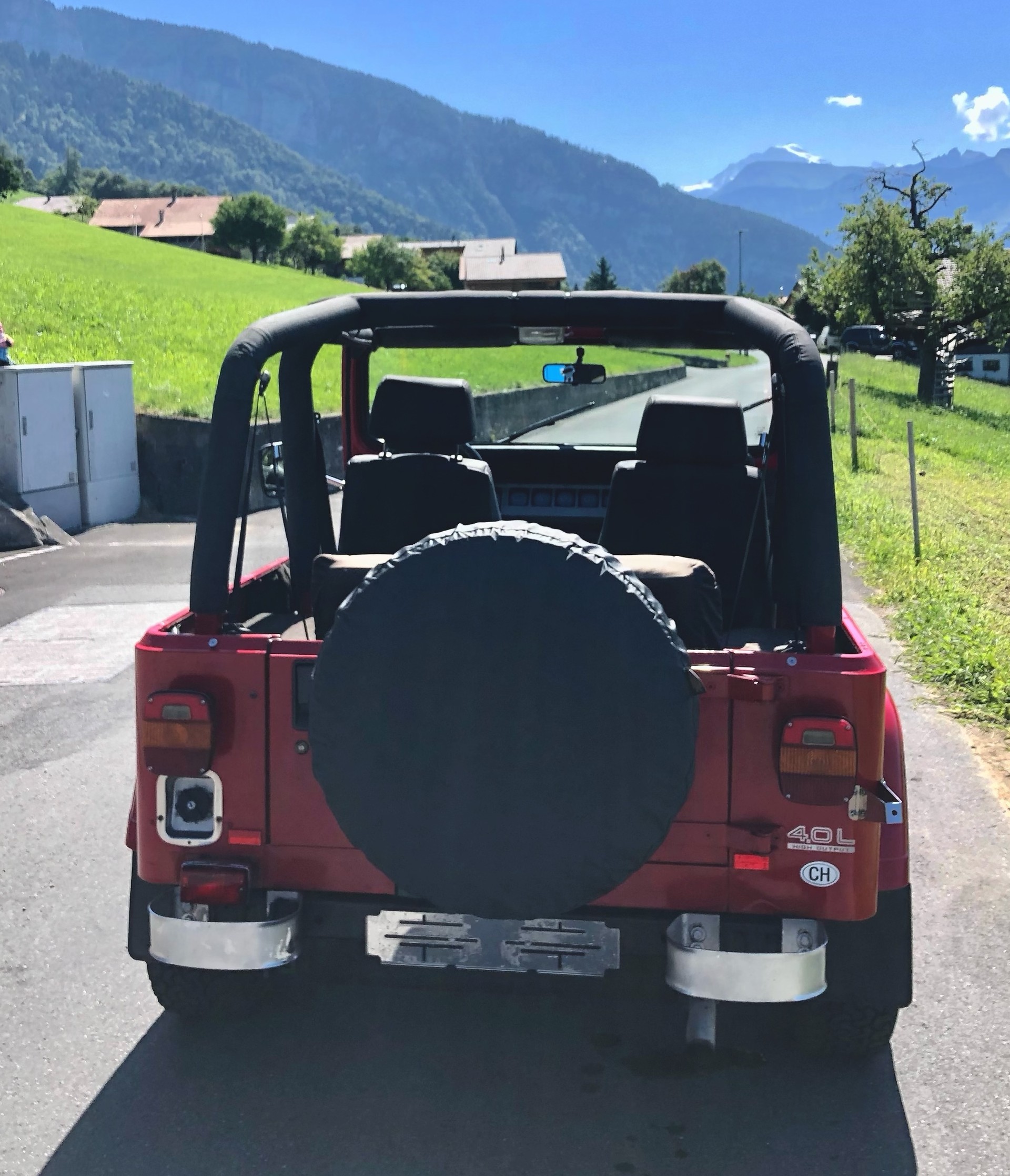 JEEP 4.0 Laredo Hardtop-image-2