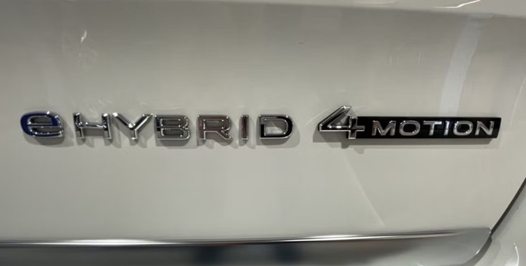 VW Multivan 1.5 eHybrid Style Lang DSG-image-8