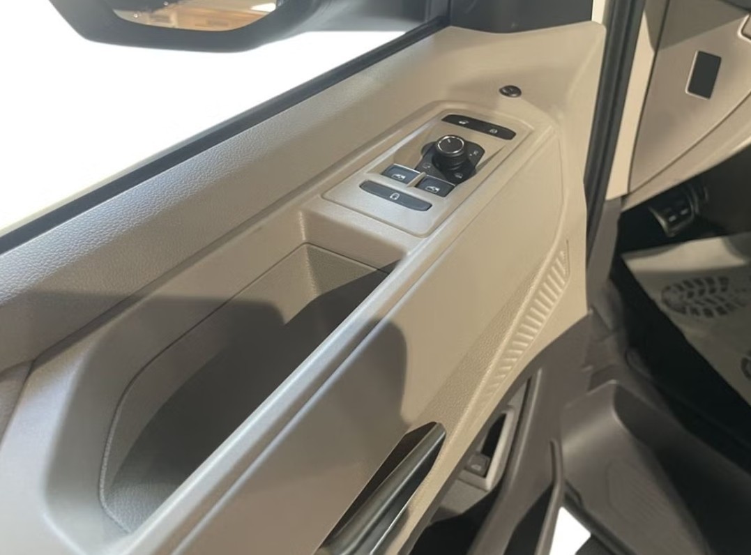 VW Multivan 1.5 eHybrid Style Lang DSG-image-4
