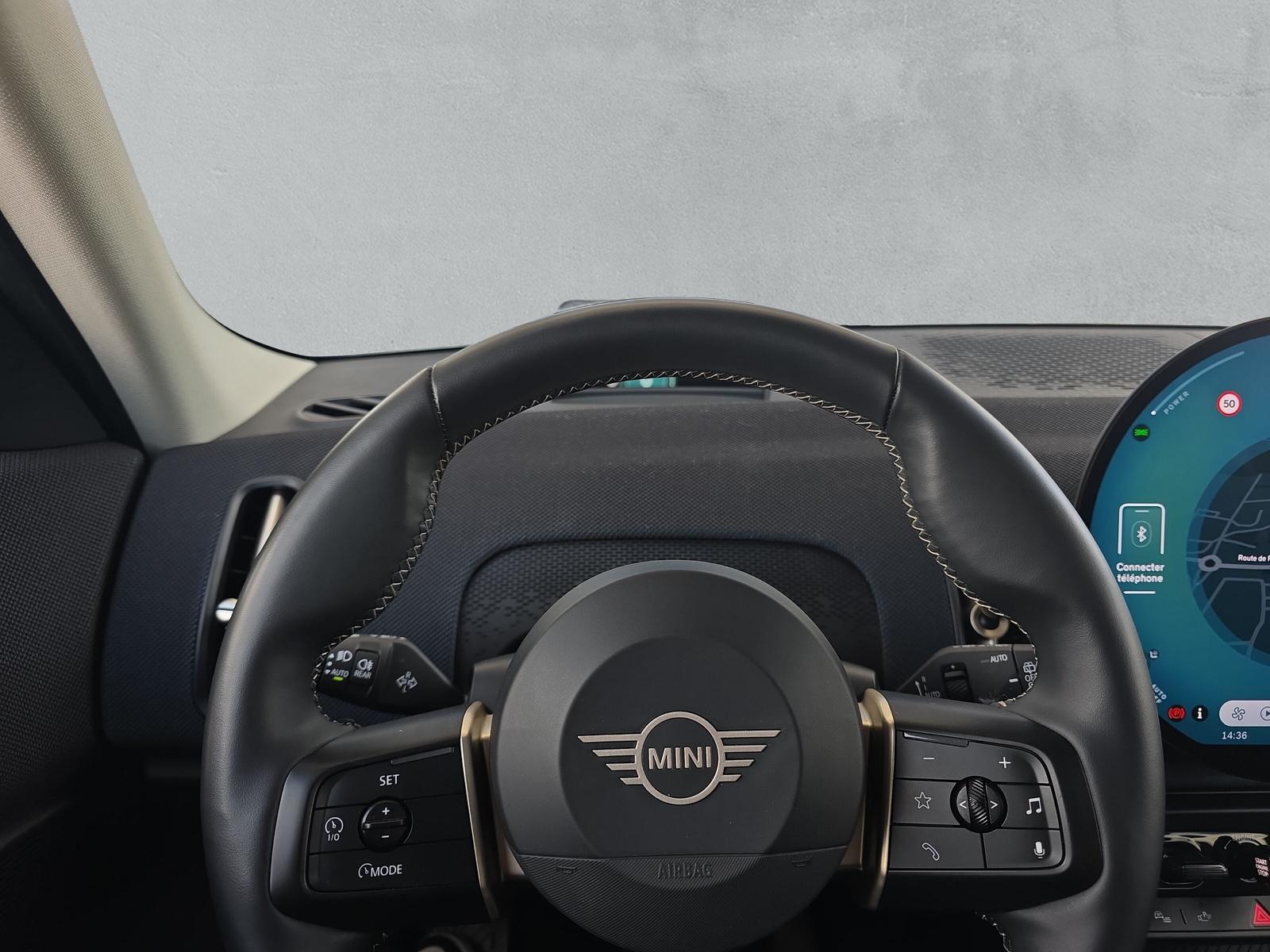 MINI Countryman S ALL4 2.0i U25 (CH)-image-17