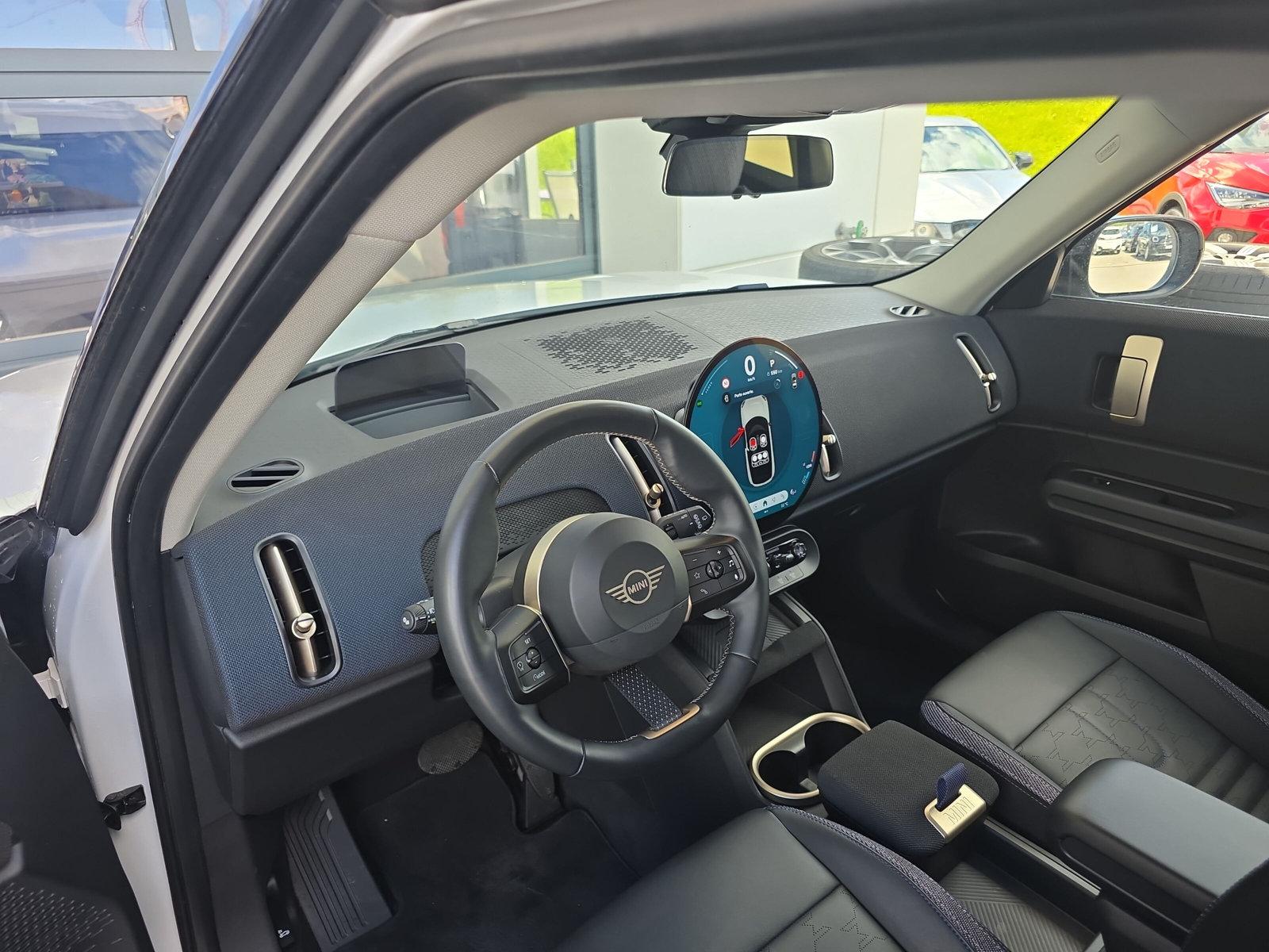 MINI Countryman S ALL4 2.0i U25 (CH)-image-19