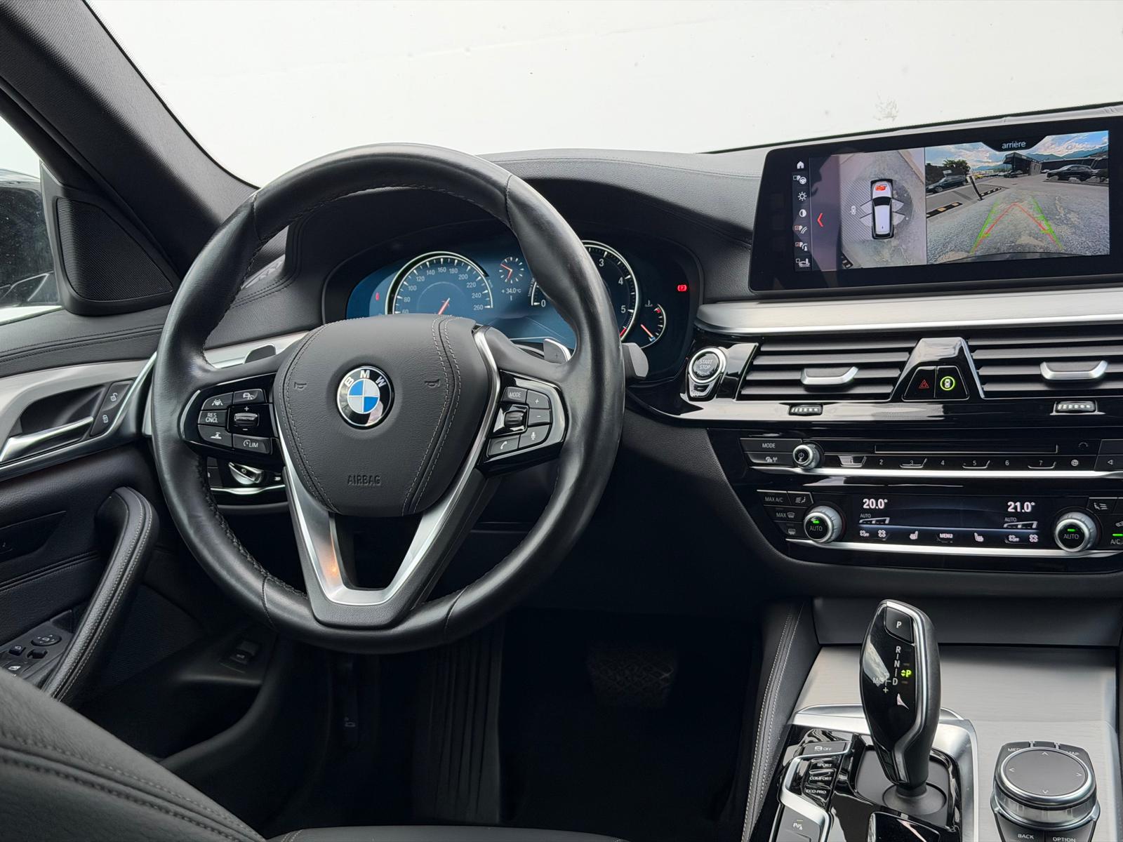 BMW 520d xDrive Touring Luxury Line Steptronic-image-9