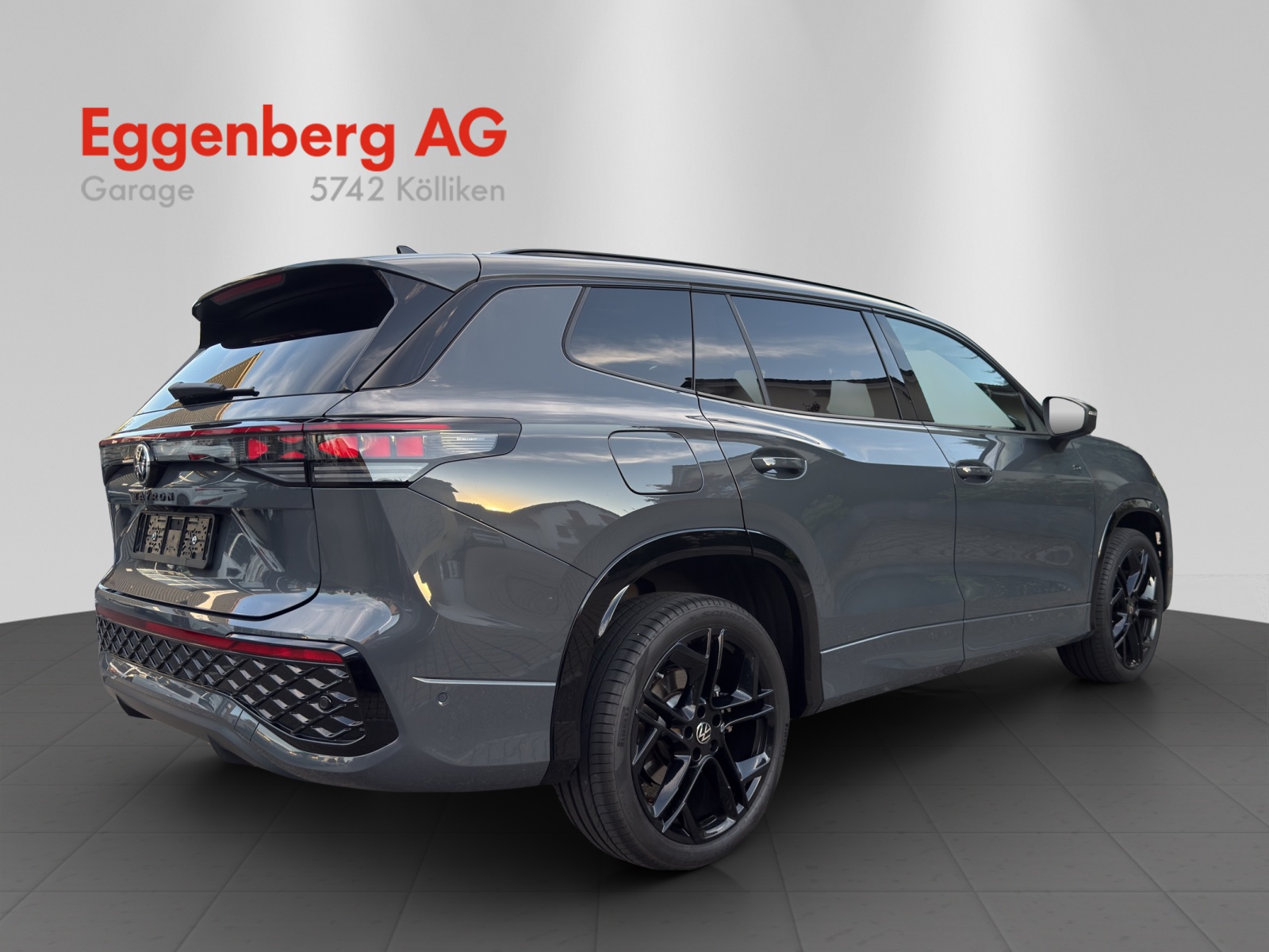 VW Tayron 2.0 TSI R-Line DSG 4Motion, 7-Sitzer, delfingrau met.-image-4