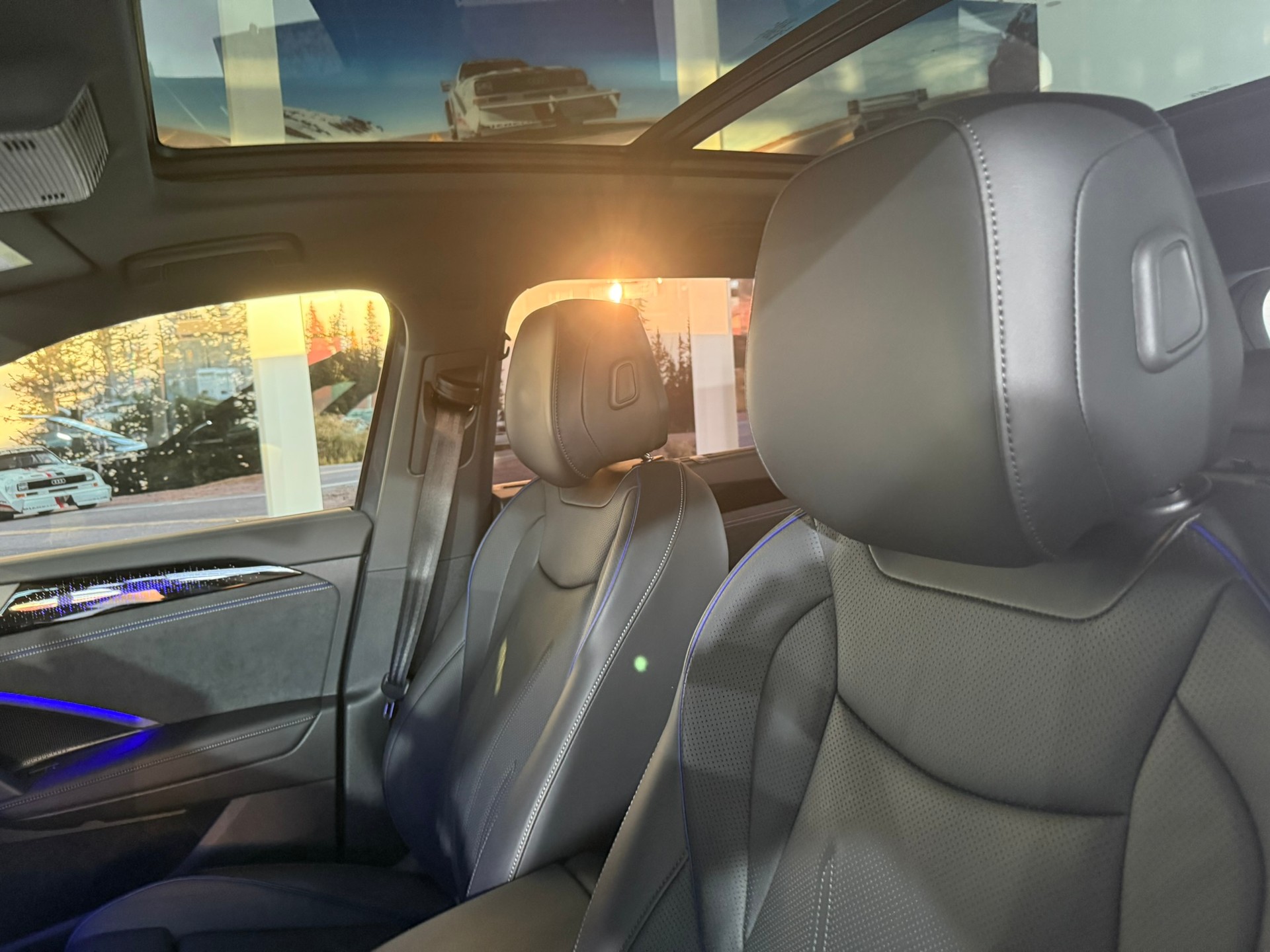 VW Tayron 2.0 TSI R-Line DSG 4Motion, 7-Sitzer, delfingrau met.-image-14