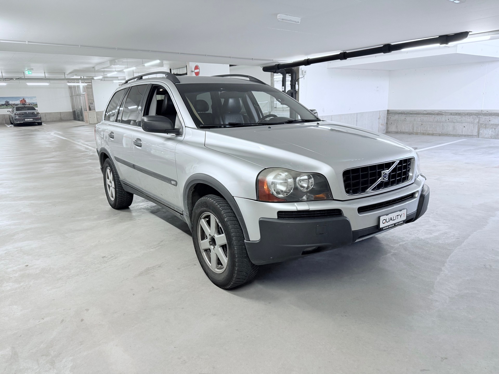 VOLVO XC90 2.5T AWD Momentum-image-3