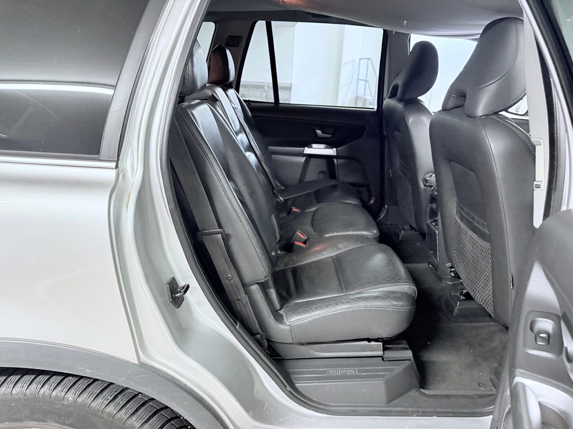 VOLVO XC90 2.5T AWD Momentum-image-12