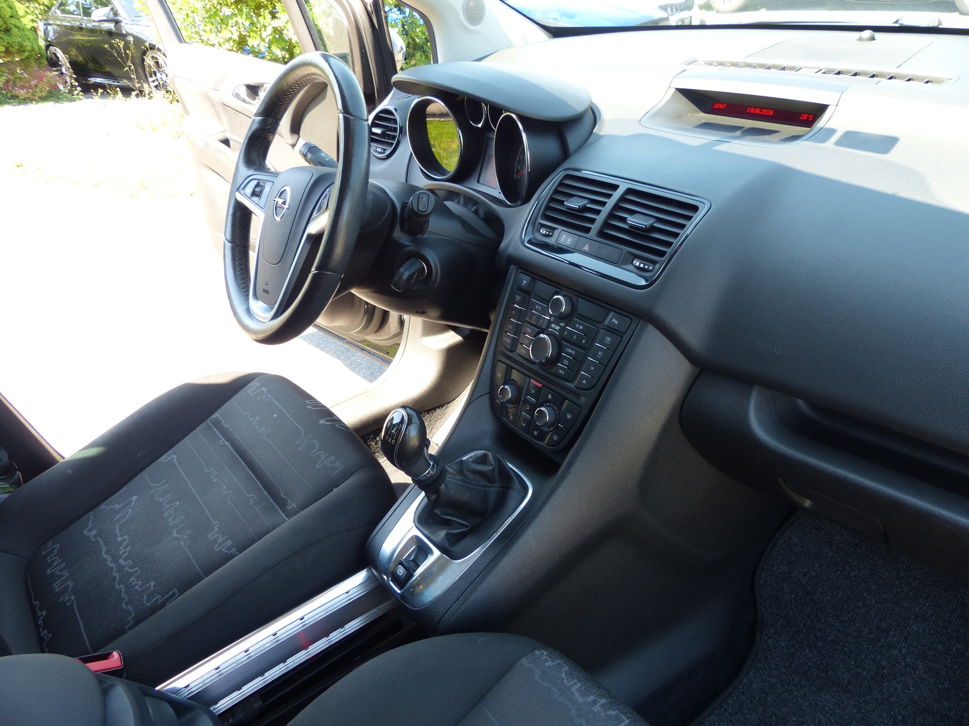 OPEL Meriva 1.4 Turbo Enjoy-image-9