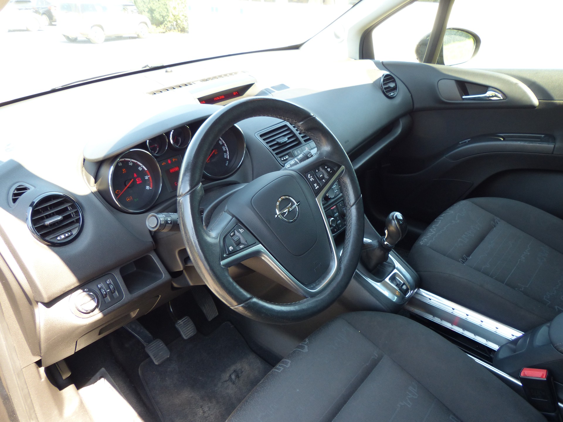 OPEL Meriva 1.4 Turbo Enjoy-image-6