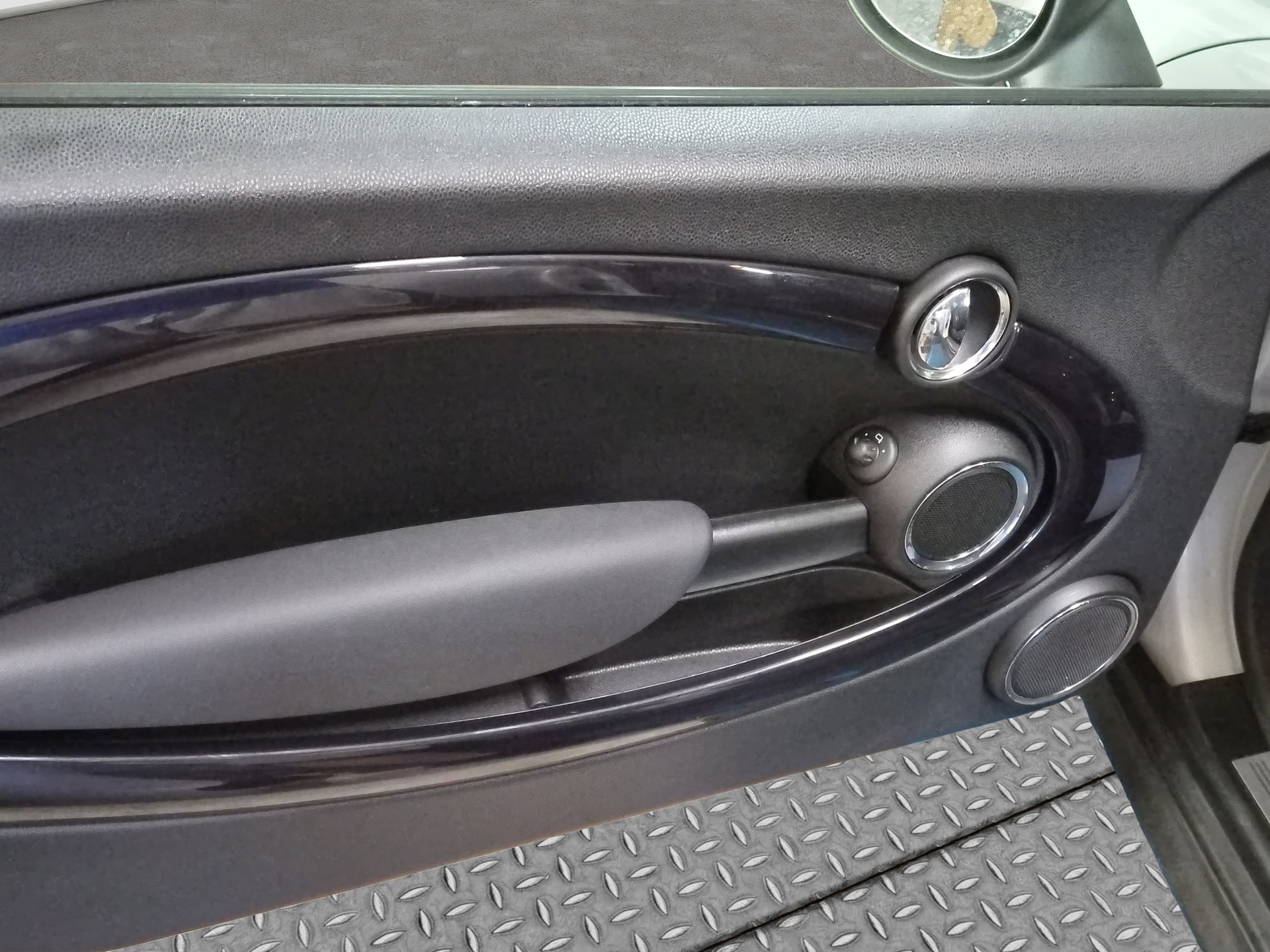 MINI R56 1.6i Cooper-image-13