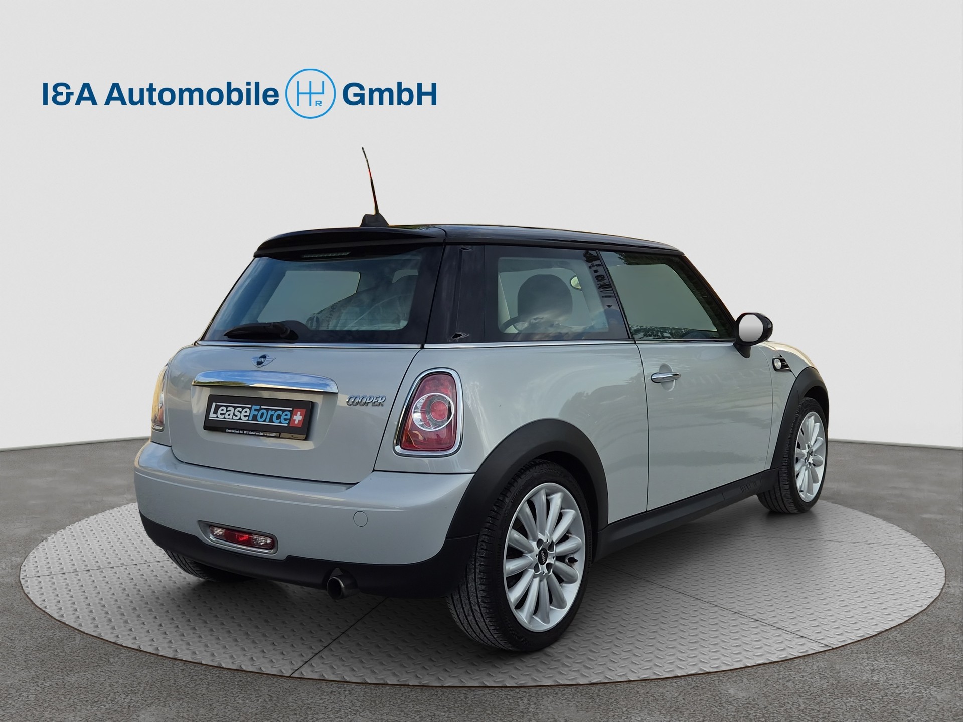 MINI R56 1.6i Cooper-image-4