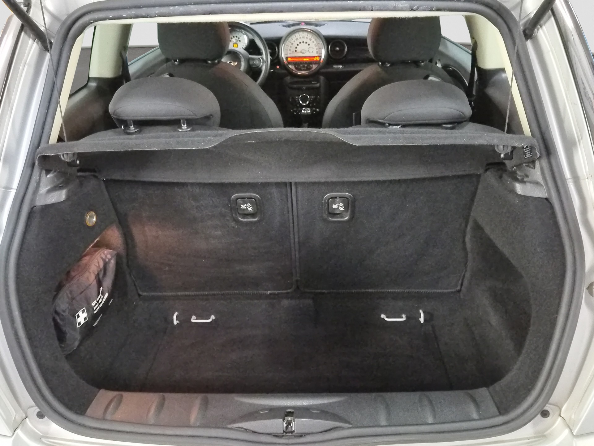 MINI R56 1.6i Cooper-image-14