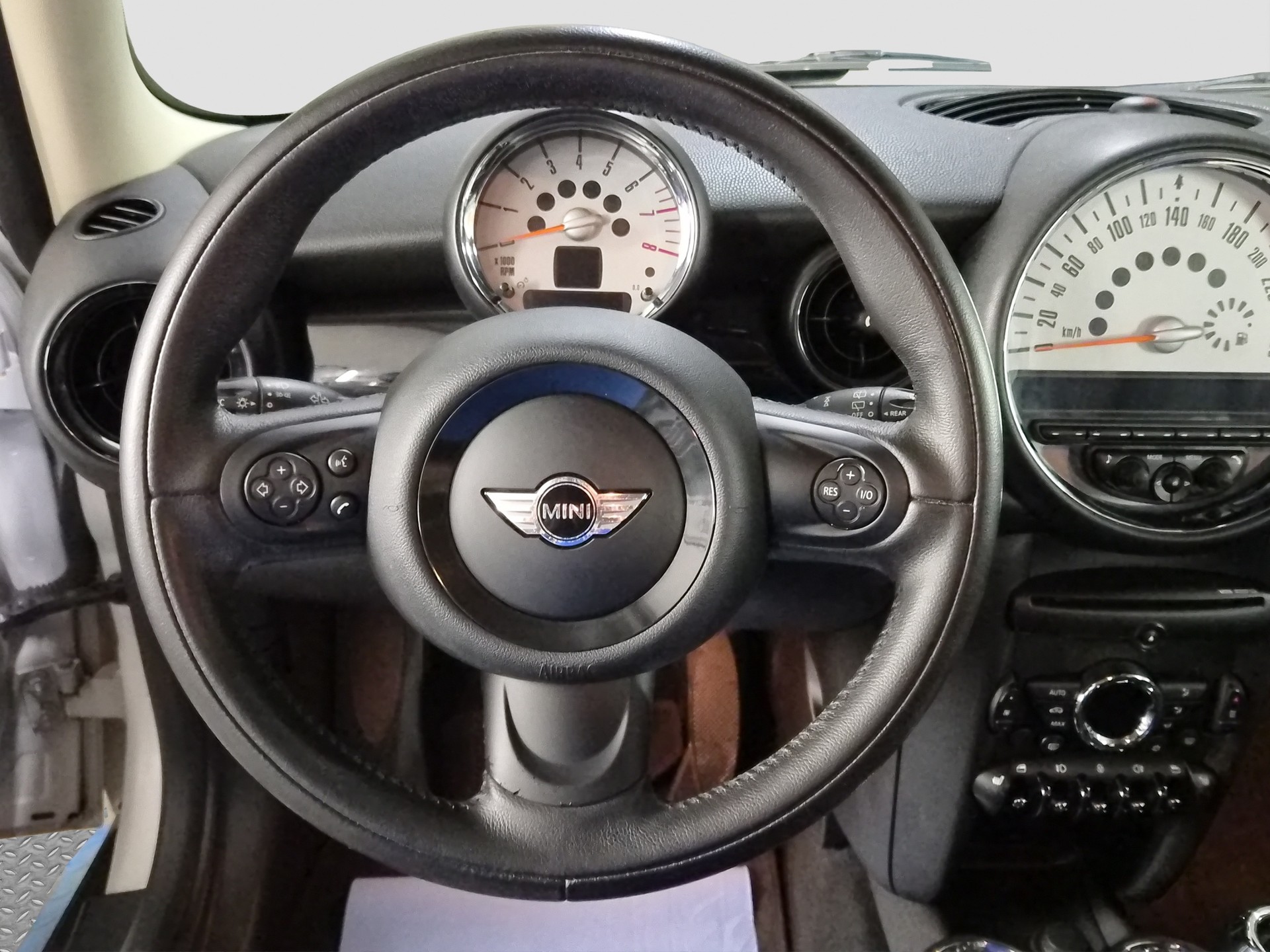 MINI R56 1.6i Cooper-image-12